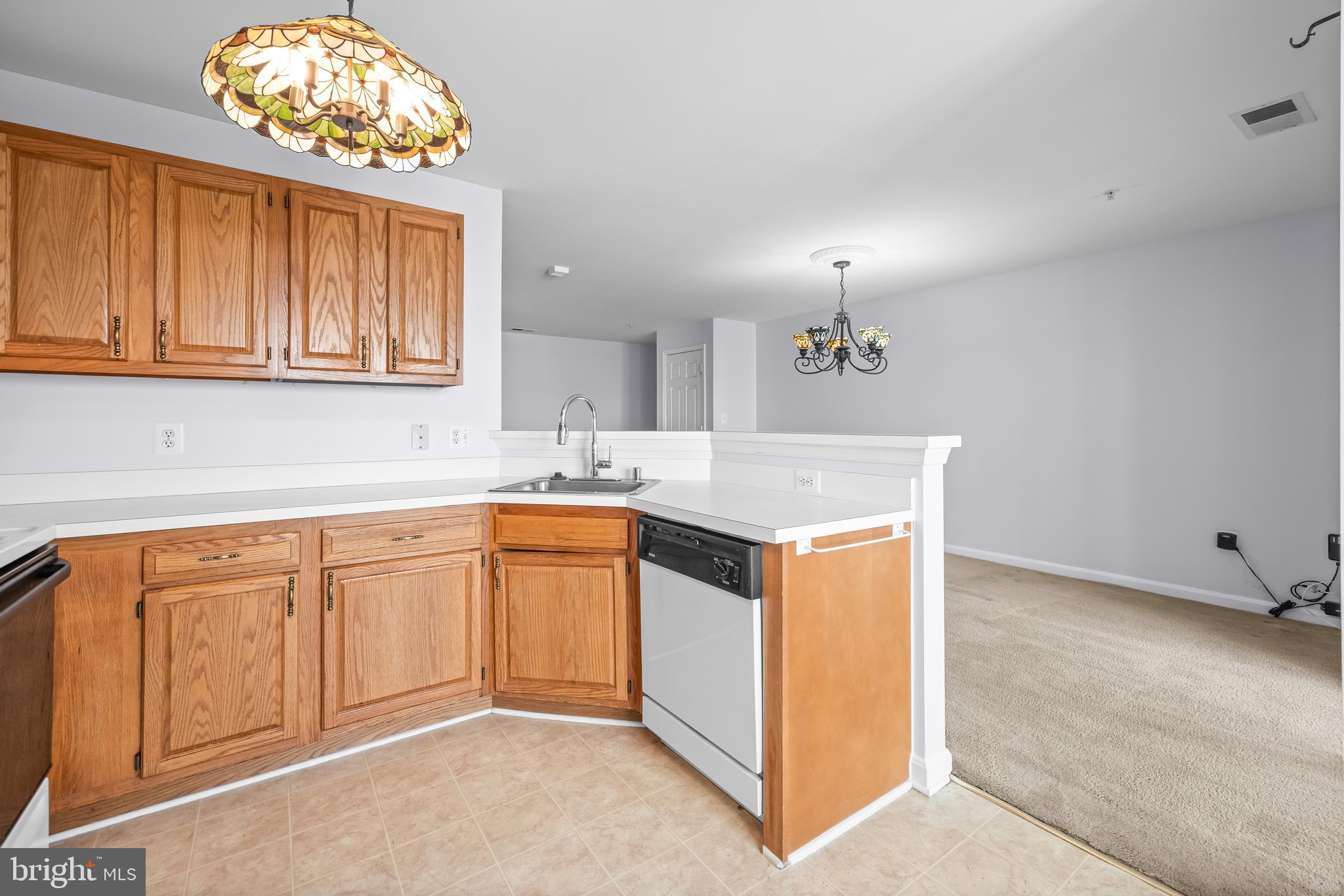 CROMWELL FOUNTAIN - Residential