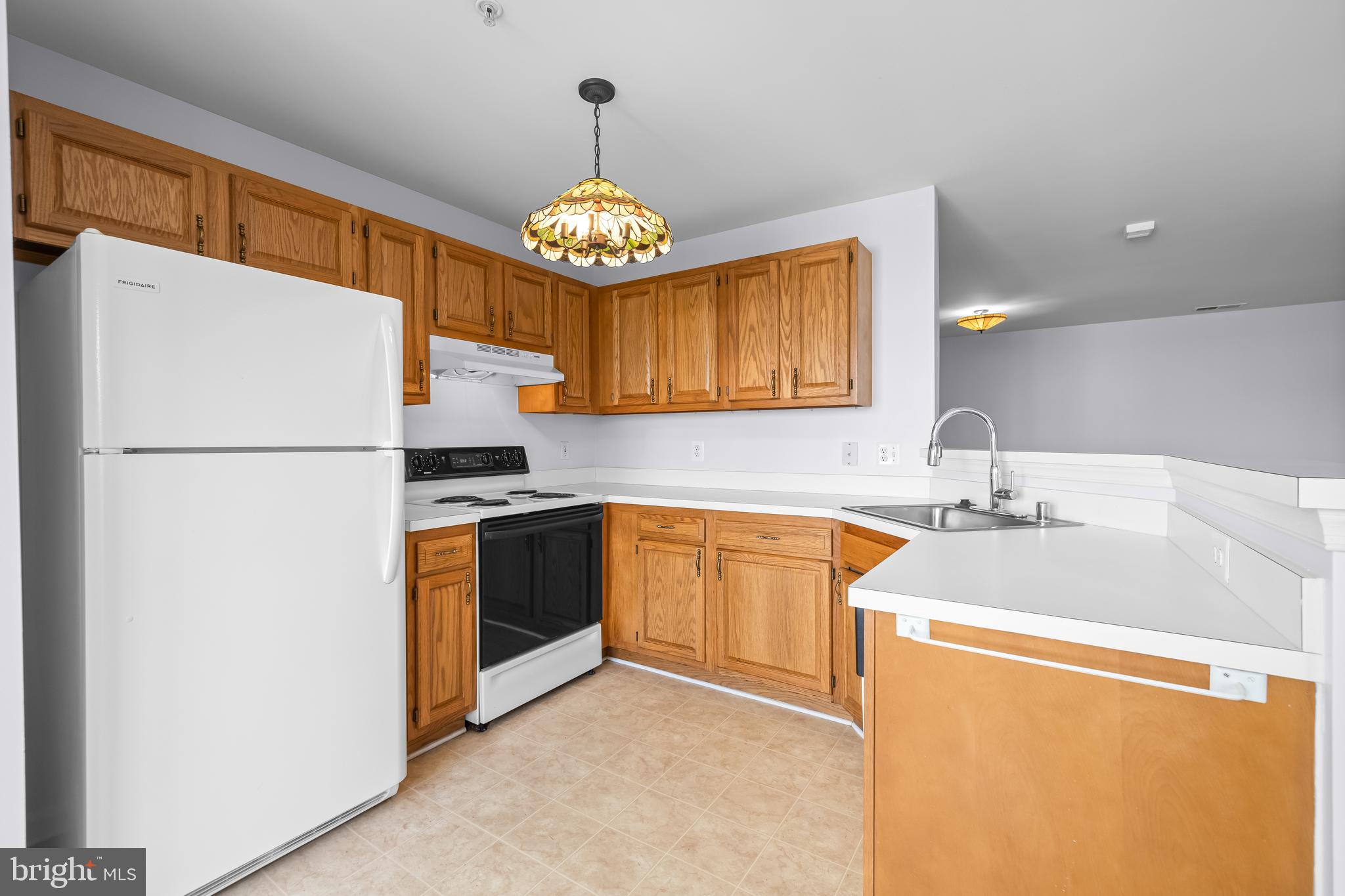 CROMWELL FOUNTAIN - Residential