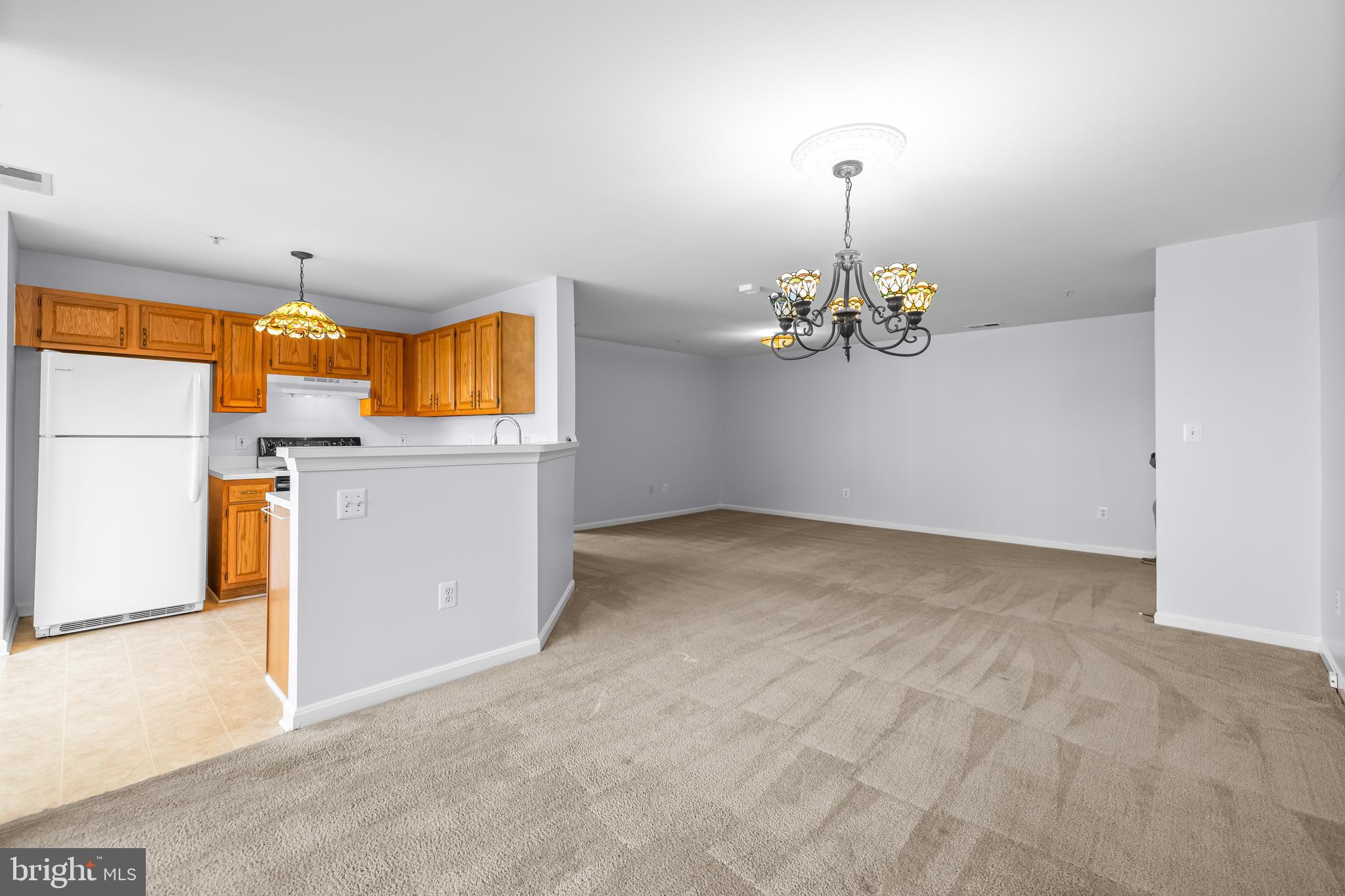 CROMWELL FOUNTAIN - Residential