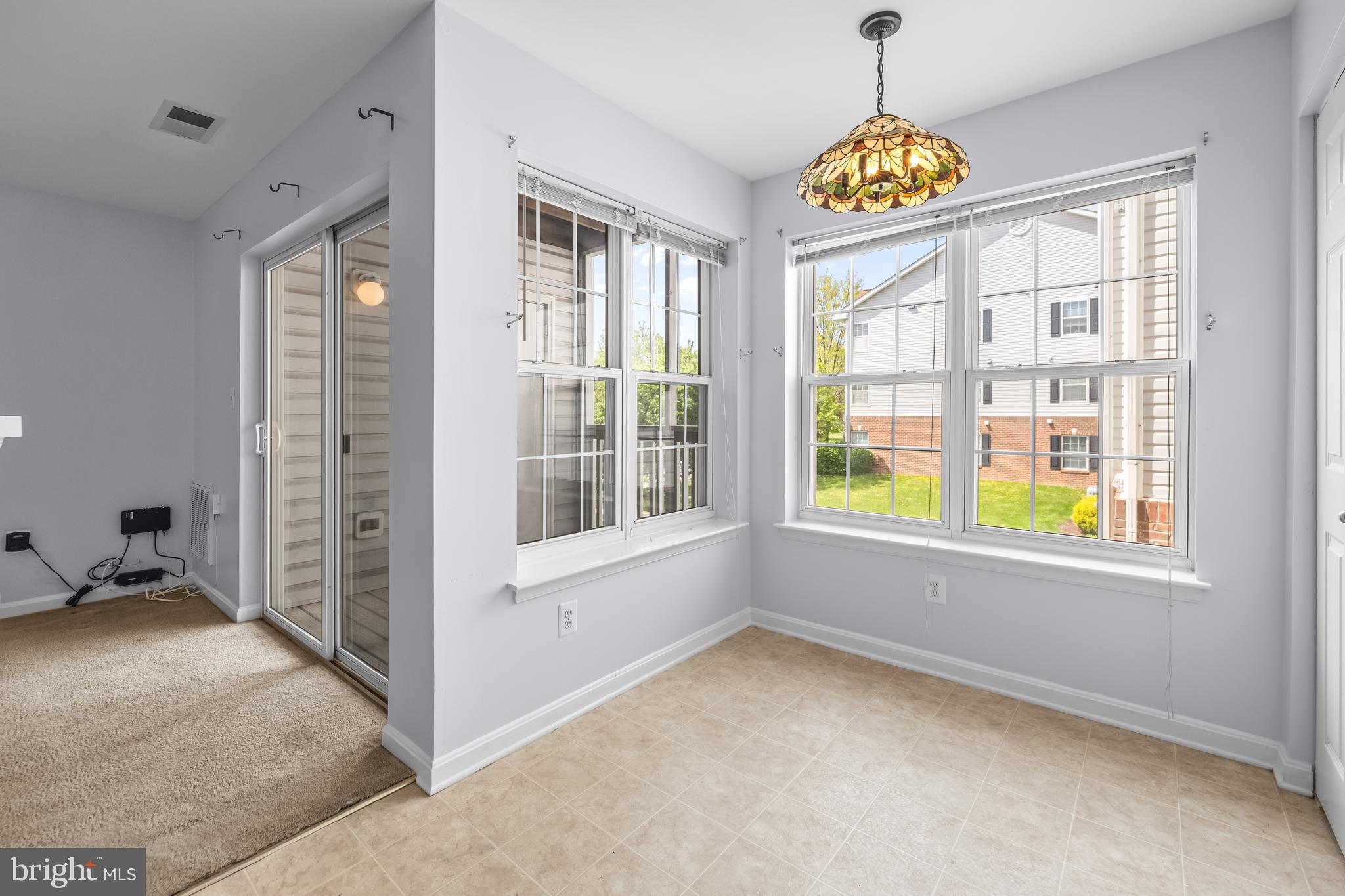 CROMWELL FOUNTAIN - Residential