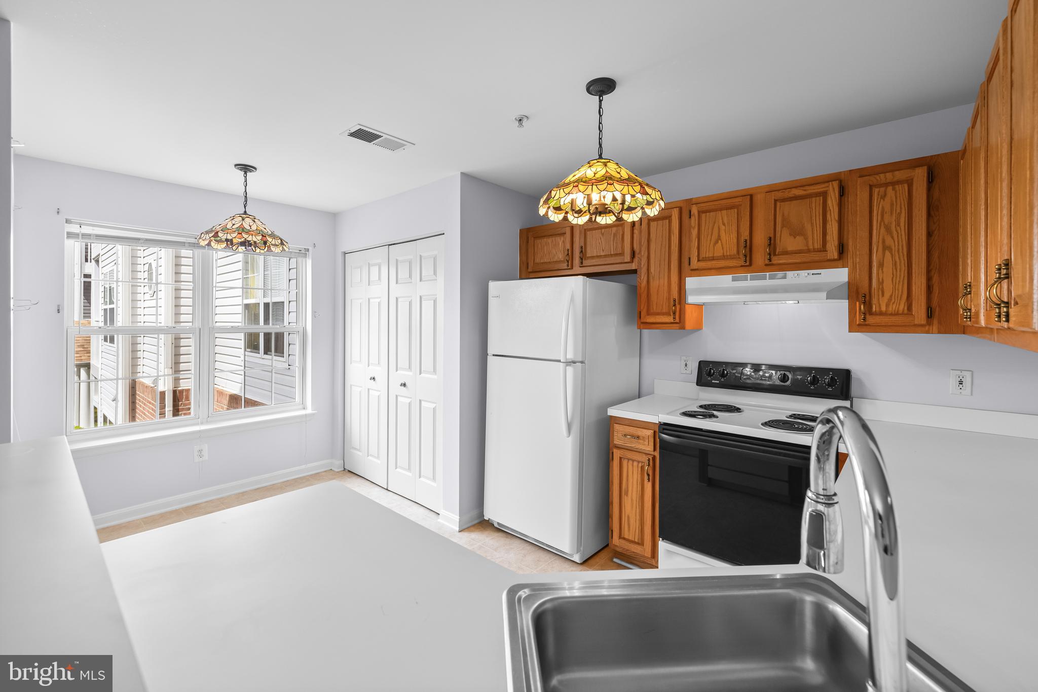 CROMWELL FOUNTAIN - Residential