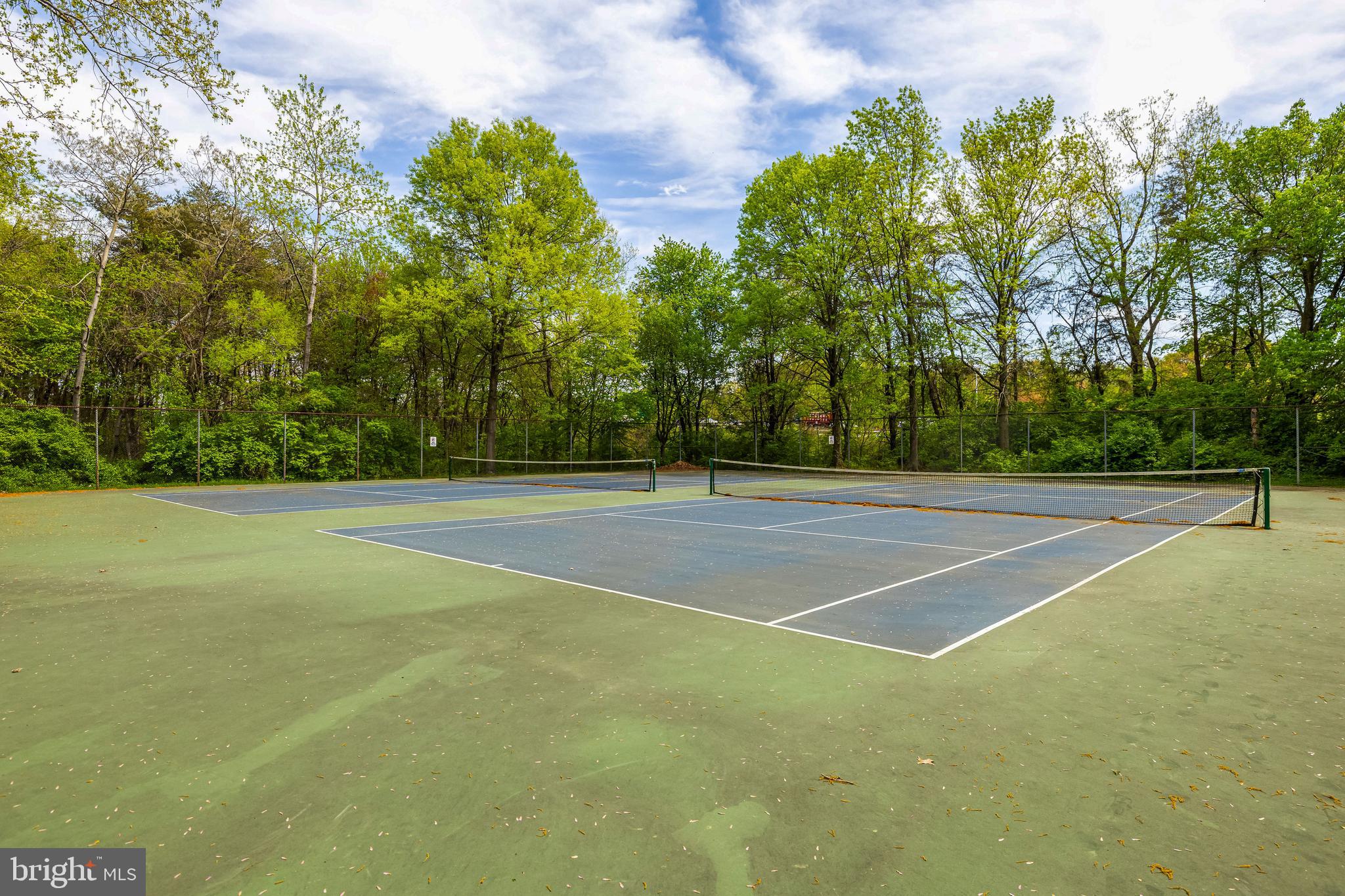 CROMWELL FOUNTAIN - Residential