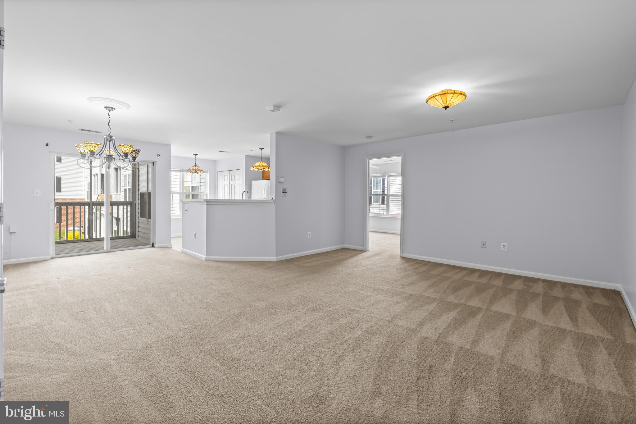 CROMWELL FOUNTAIN - Residential