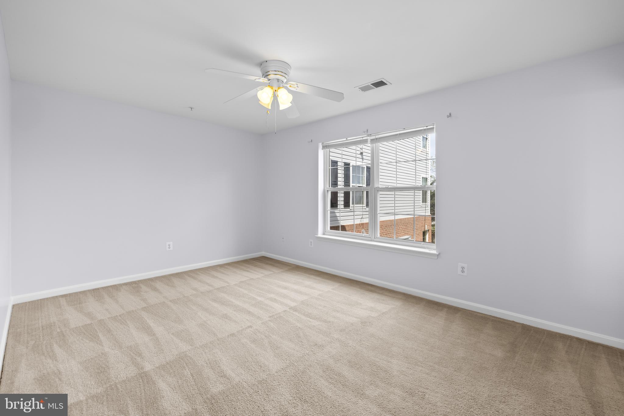 CROMWELL FOUNTAIN - Residential