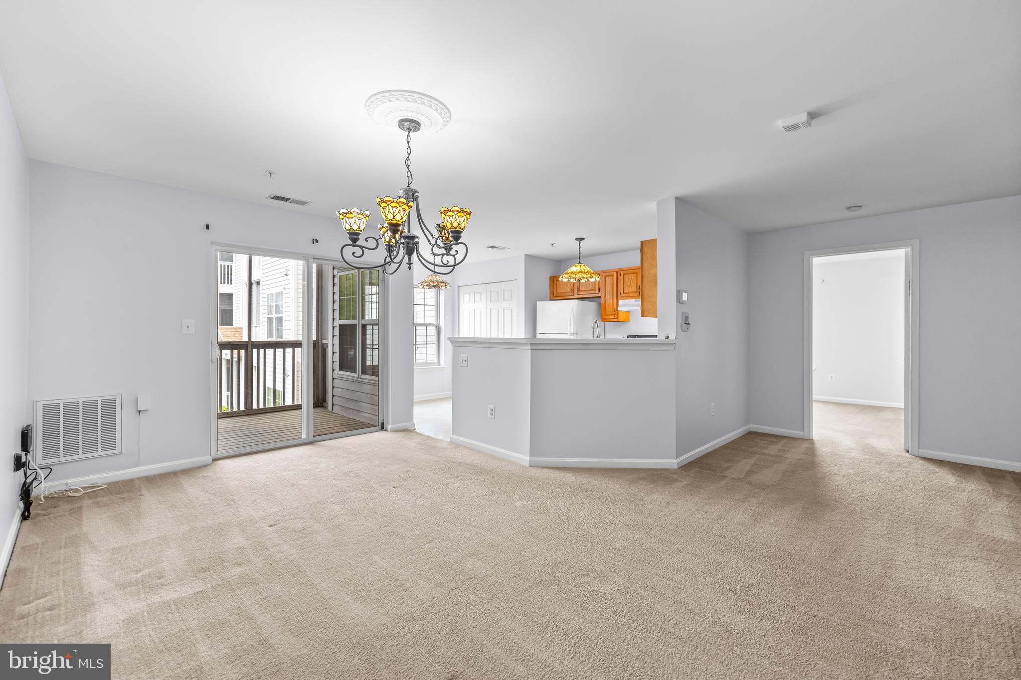 CROMWELL FOUNTAIN - Residential