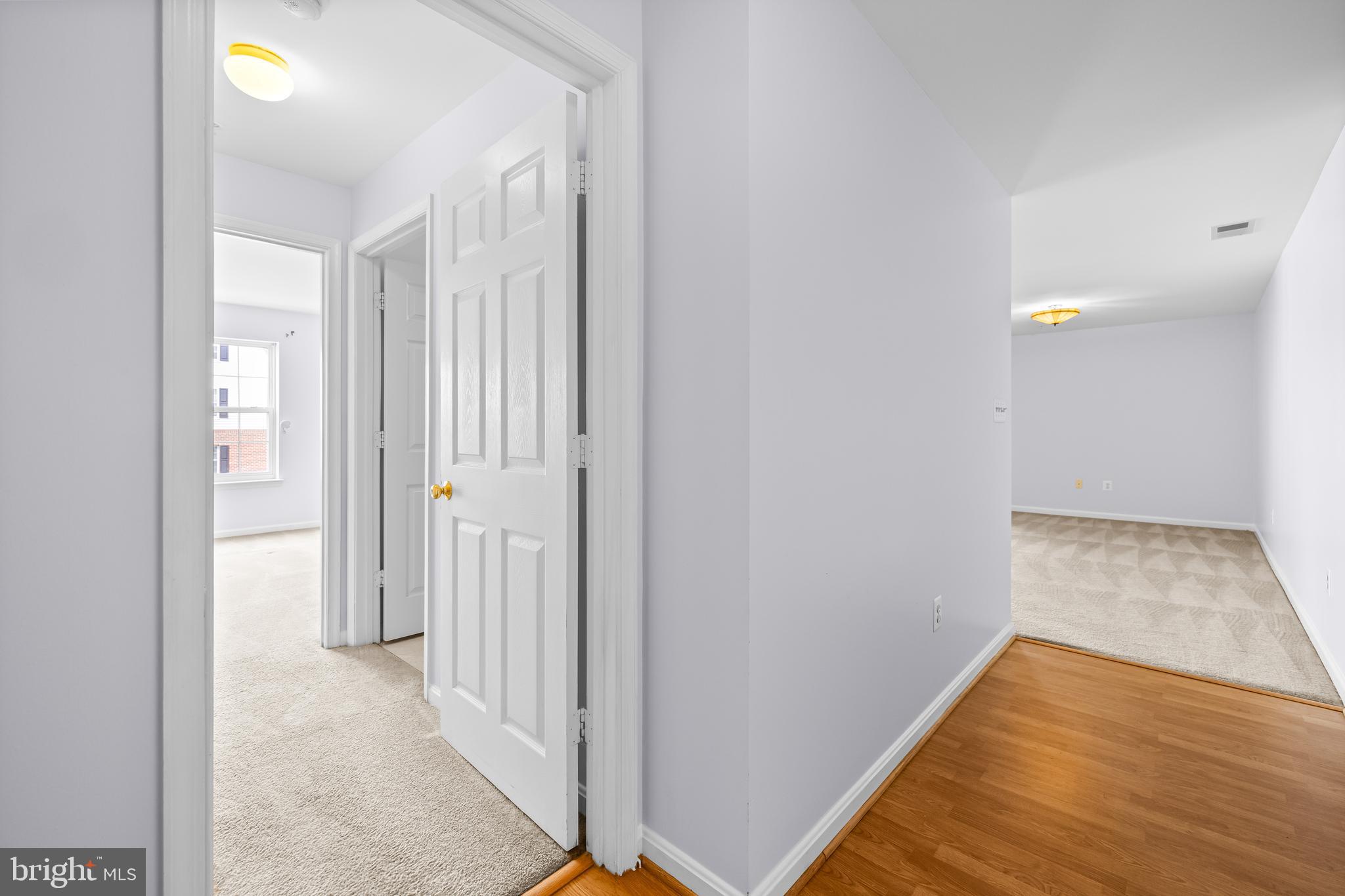 CROMWELL FOUNTAIN - Residential