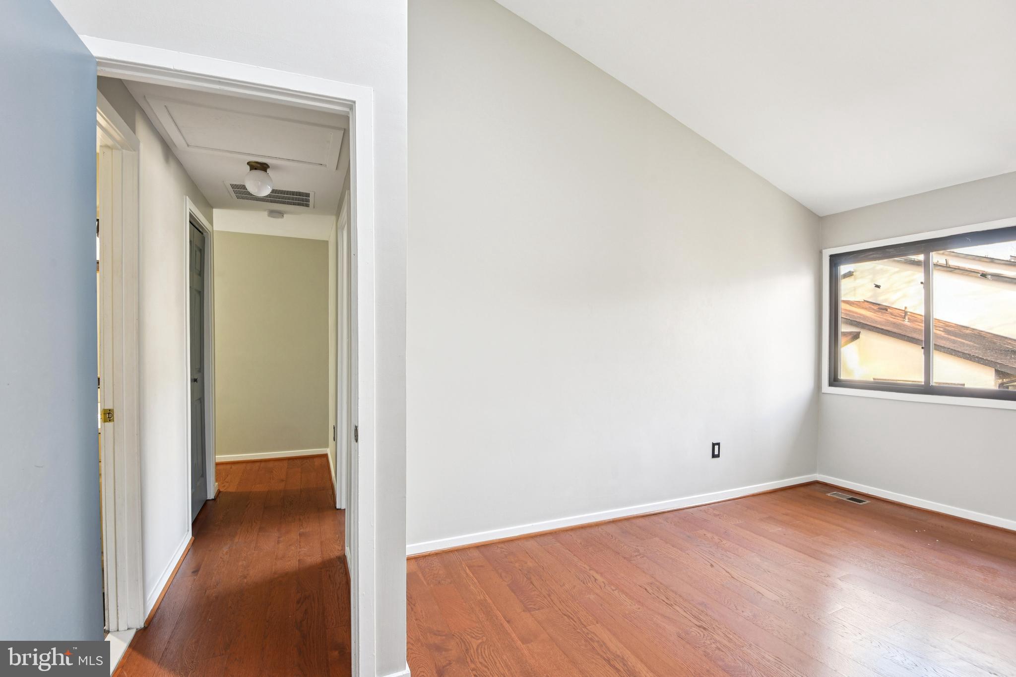 CHRISTOPHER COURT - Residential