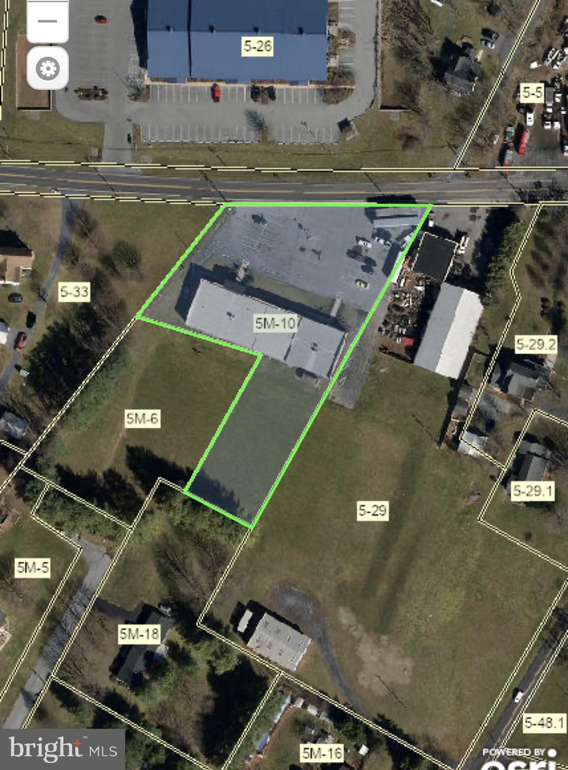 Main image without alt text