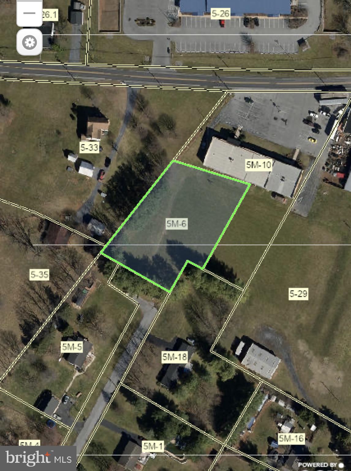 Main image without alt text