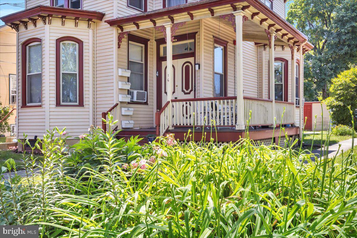 16 LINCOLN AVENUE 4