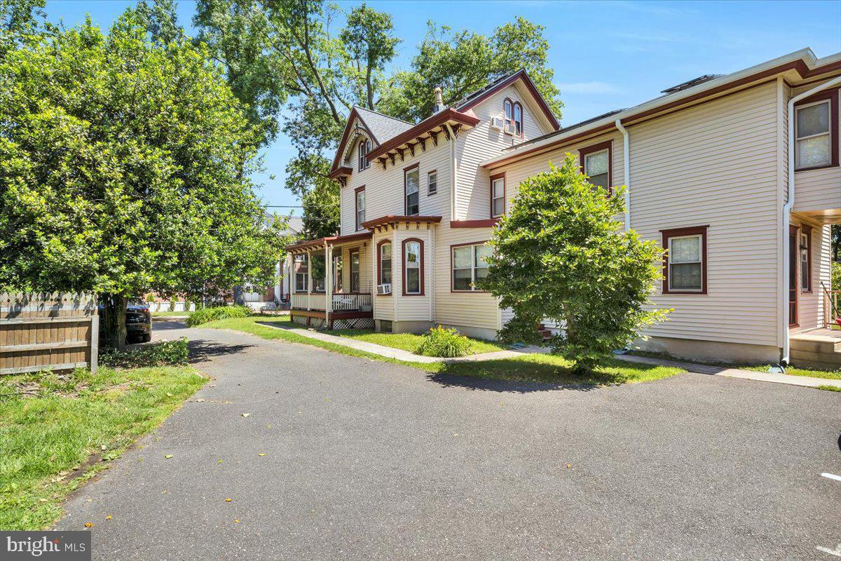 16 LINCOLN AVENUE 4
