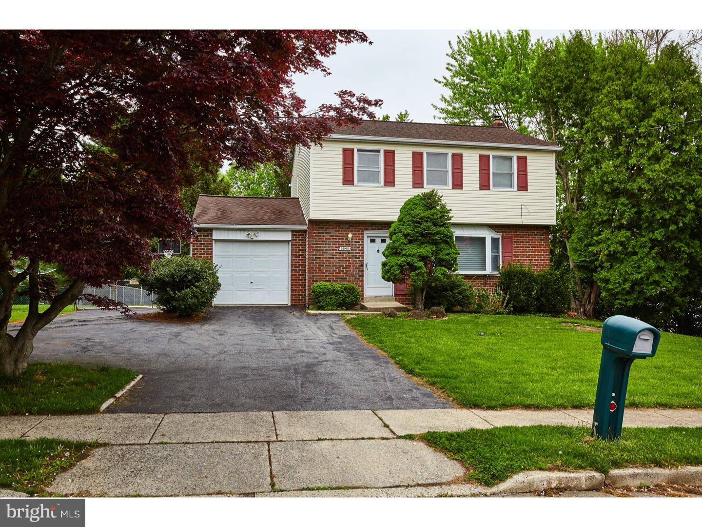 LARKIN KNOLL - Residential Lease