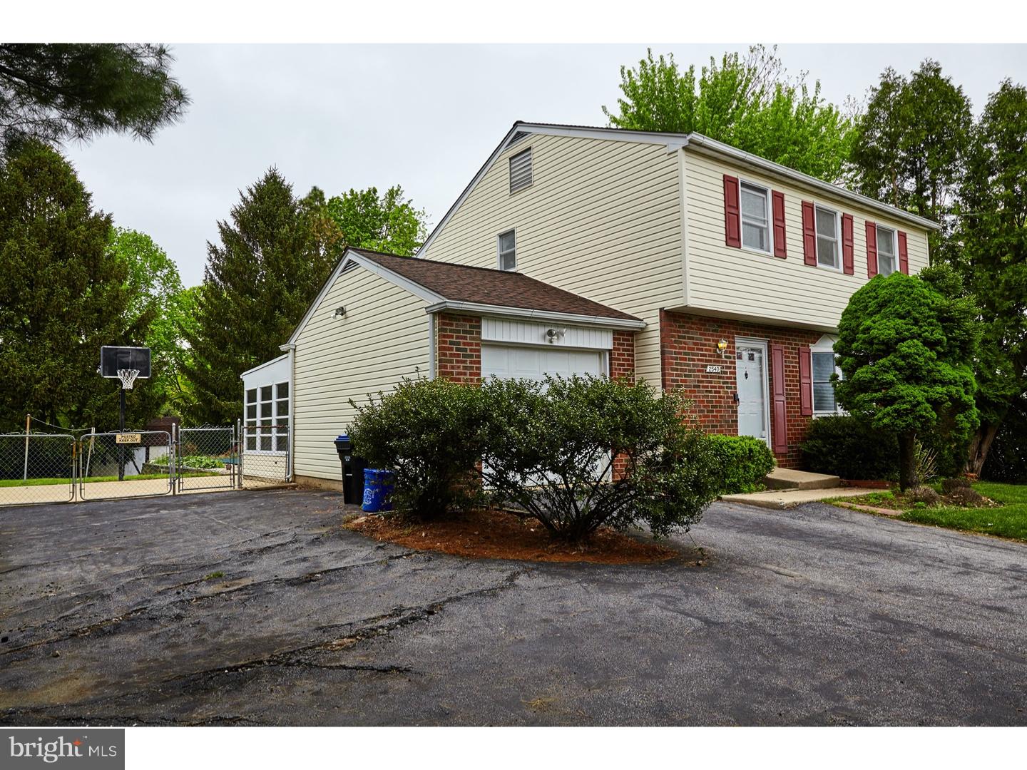 LARKIN KNOLL - Residential Lease