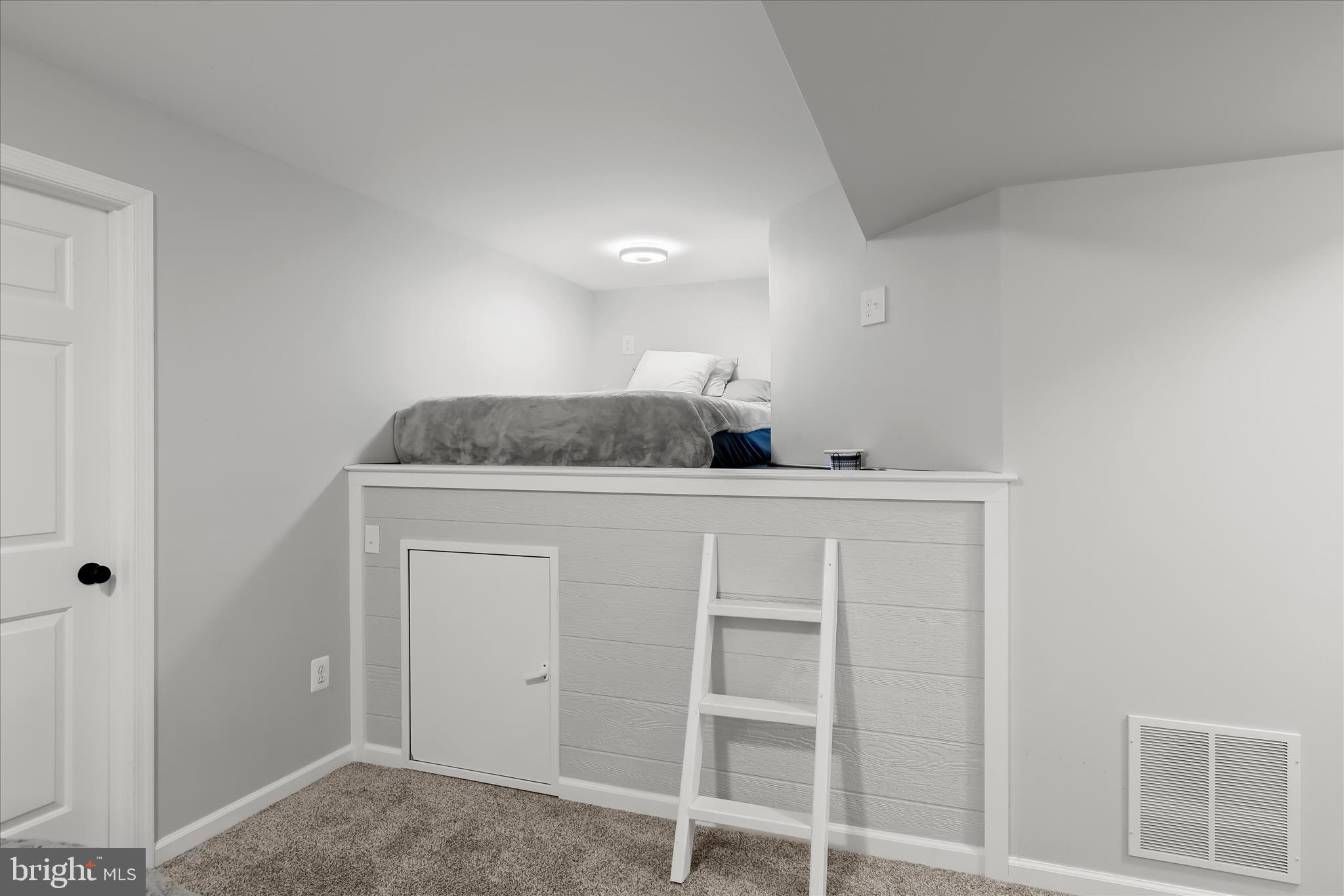 STONE MANOR - Residential