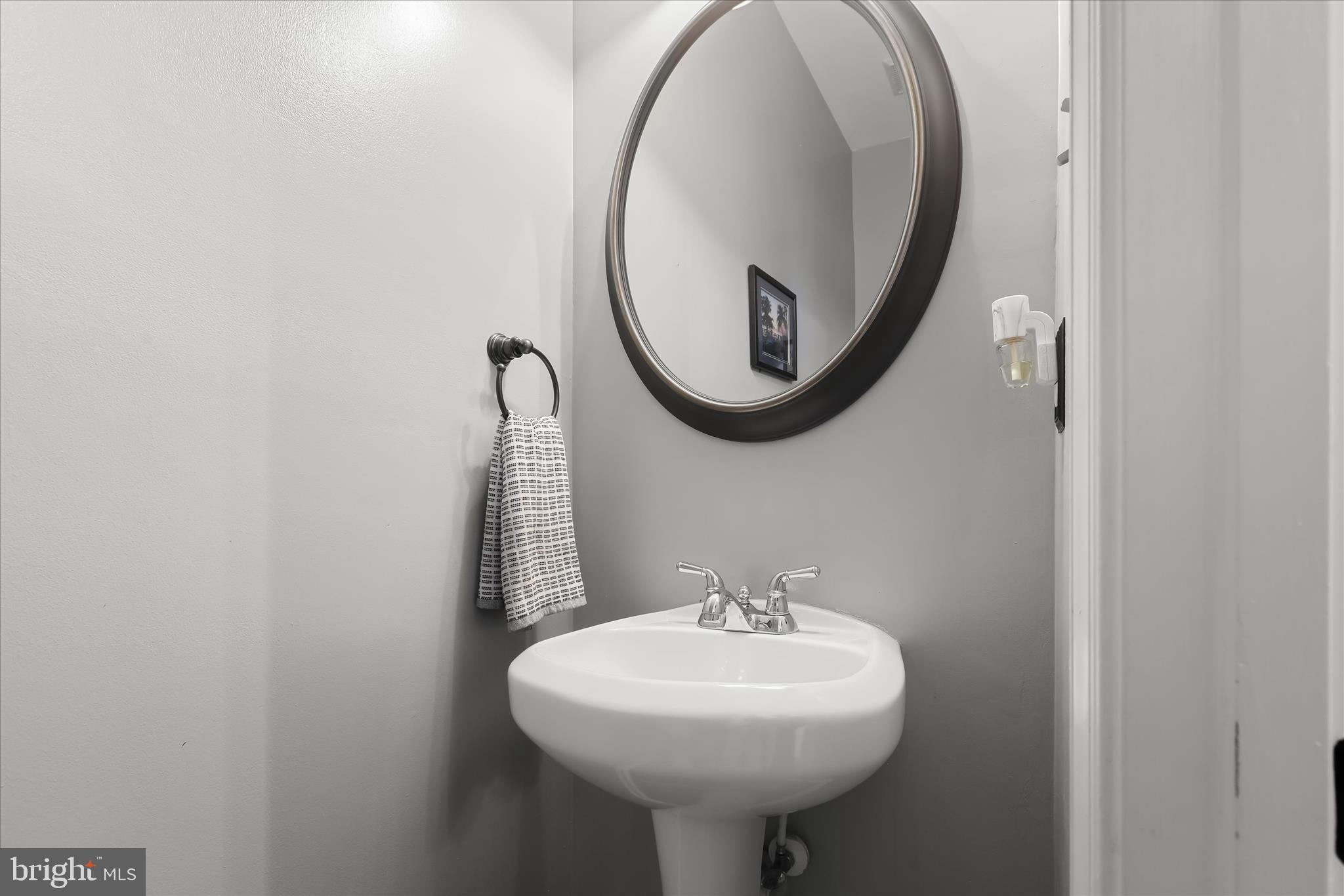 STONE MANOR - Residential