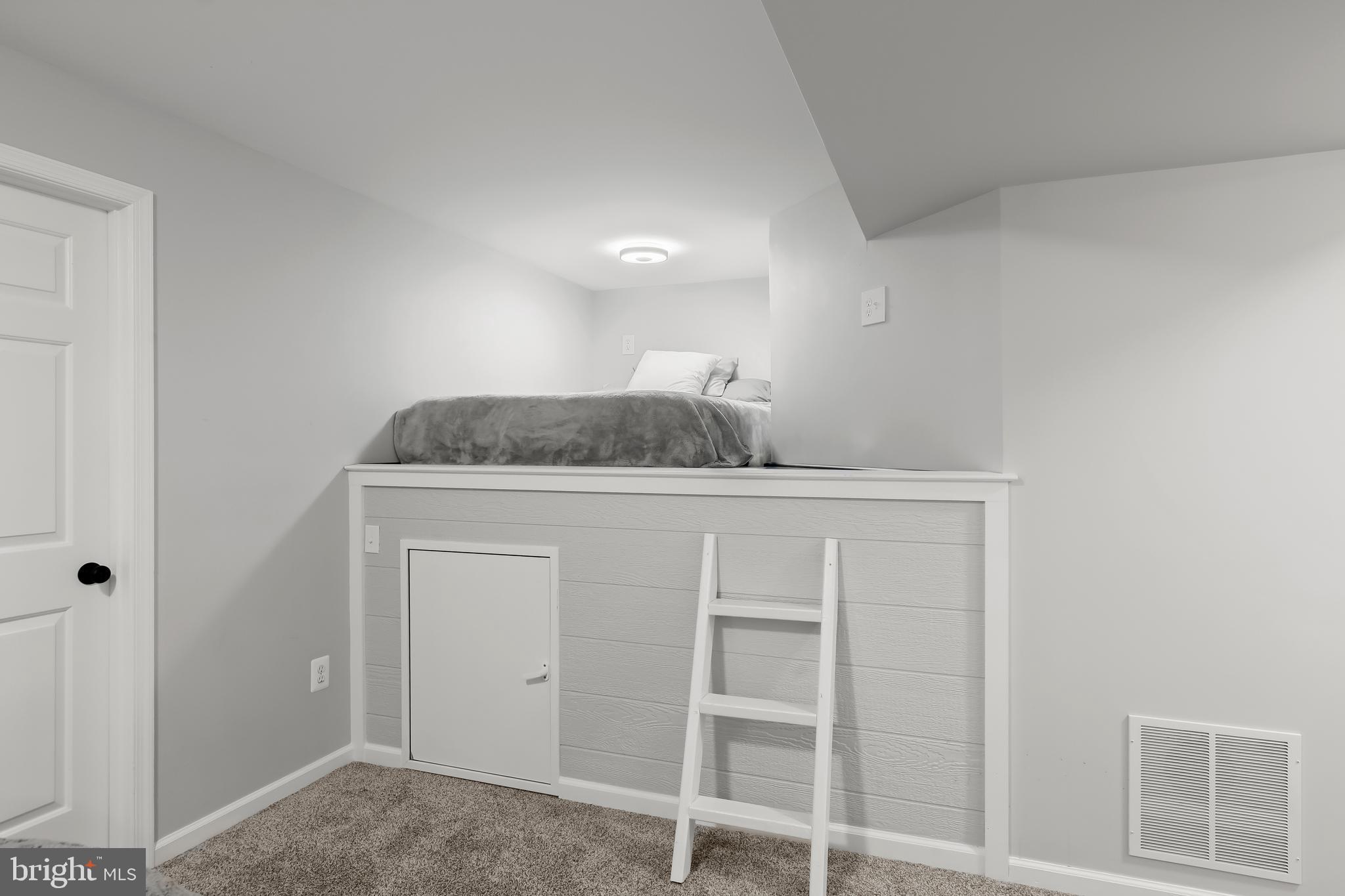 STONE MANOR - Residential