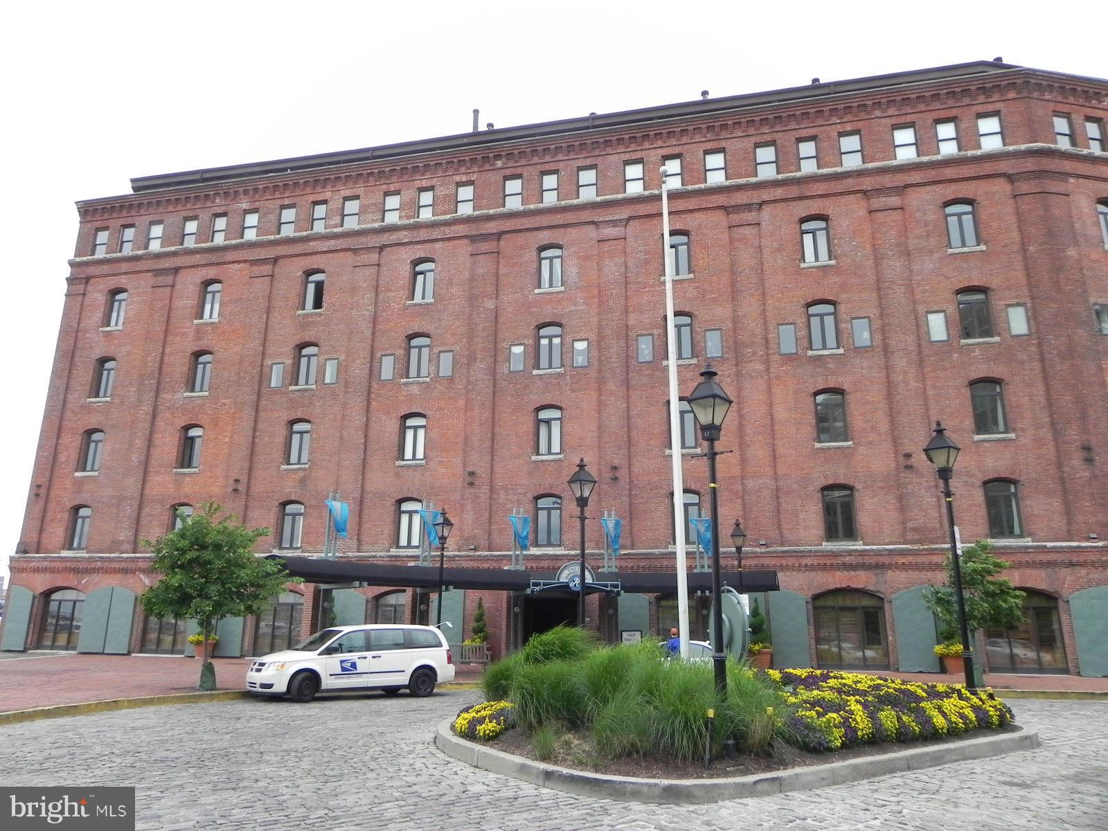 HENDERSON'S WHARF - Residential Lease