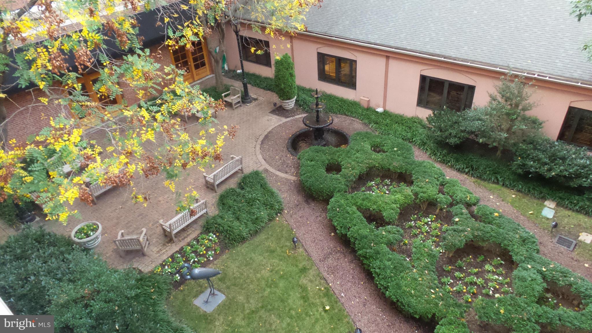 HENDERSON'S WHARF - Residential Lease