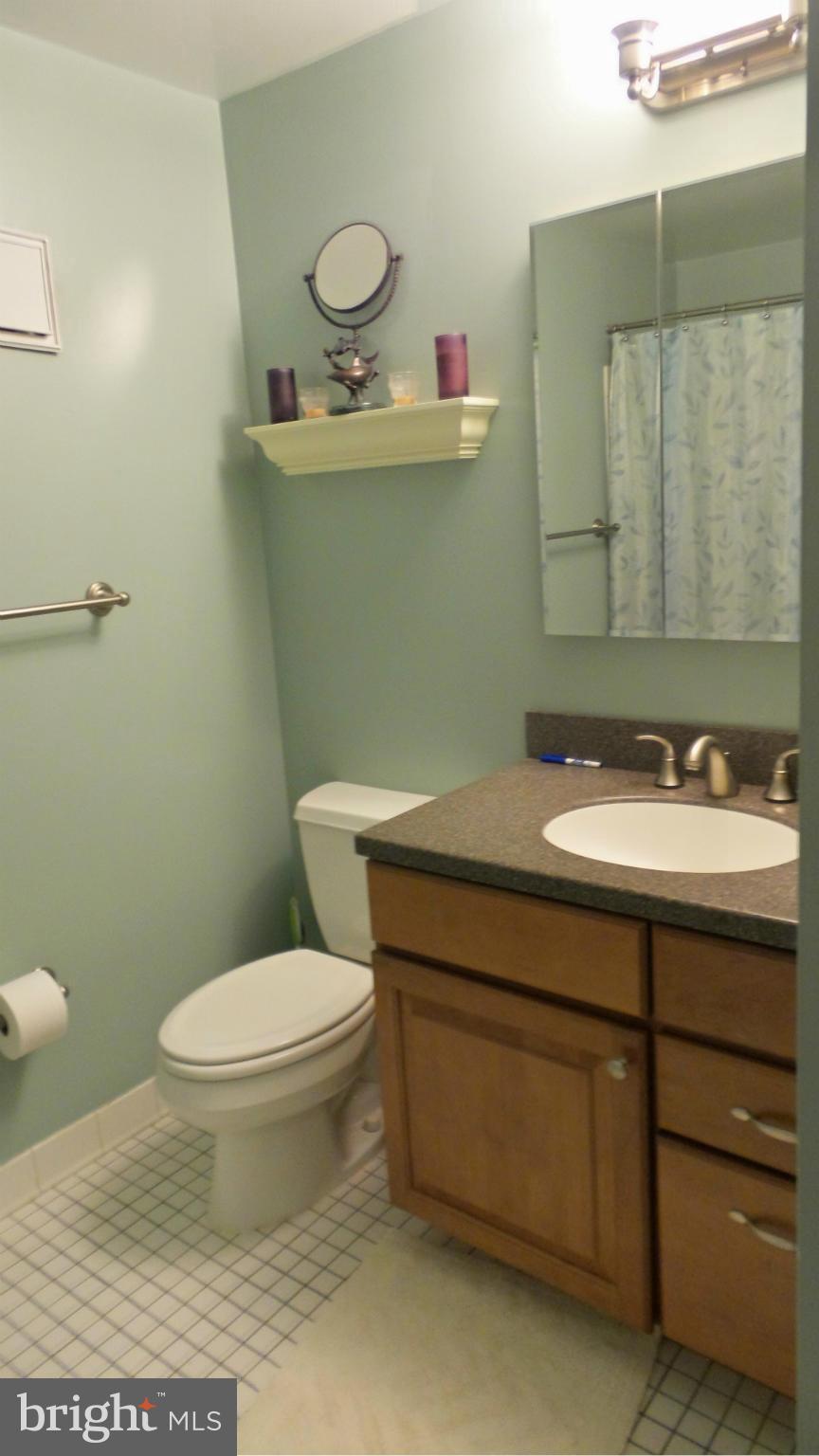 HENDERSON'S WHARF - Residential Lease