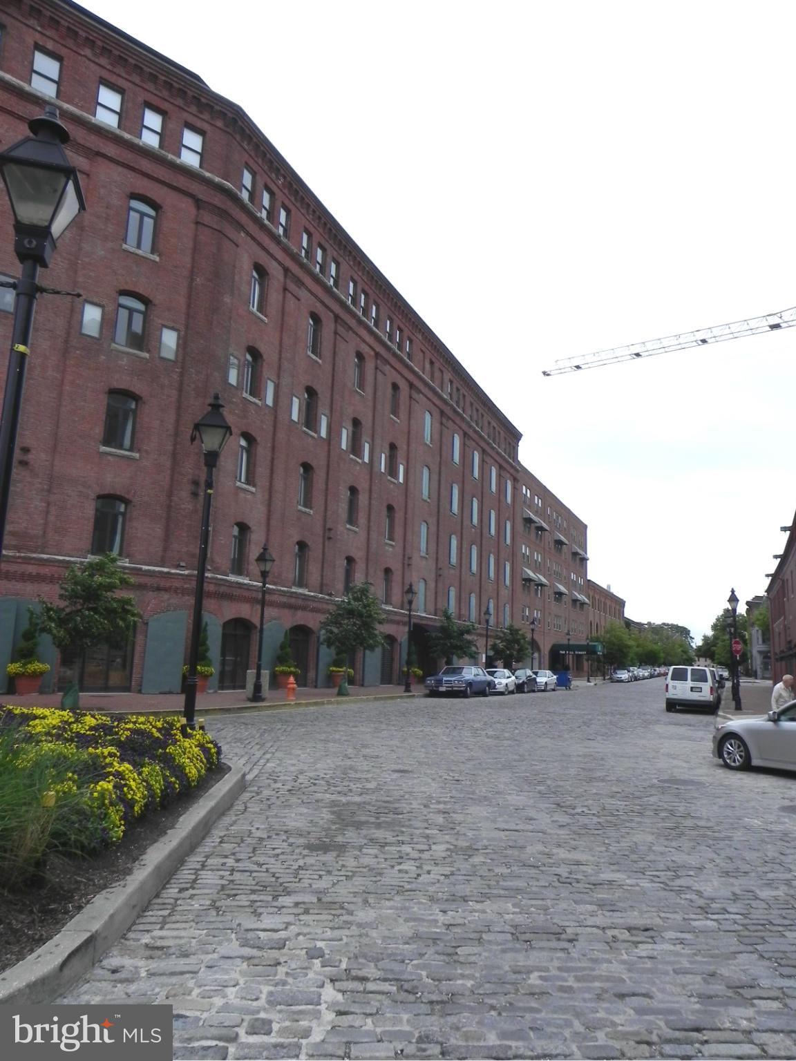 HENDERSON'S WHARF - Residential Lease