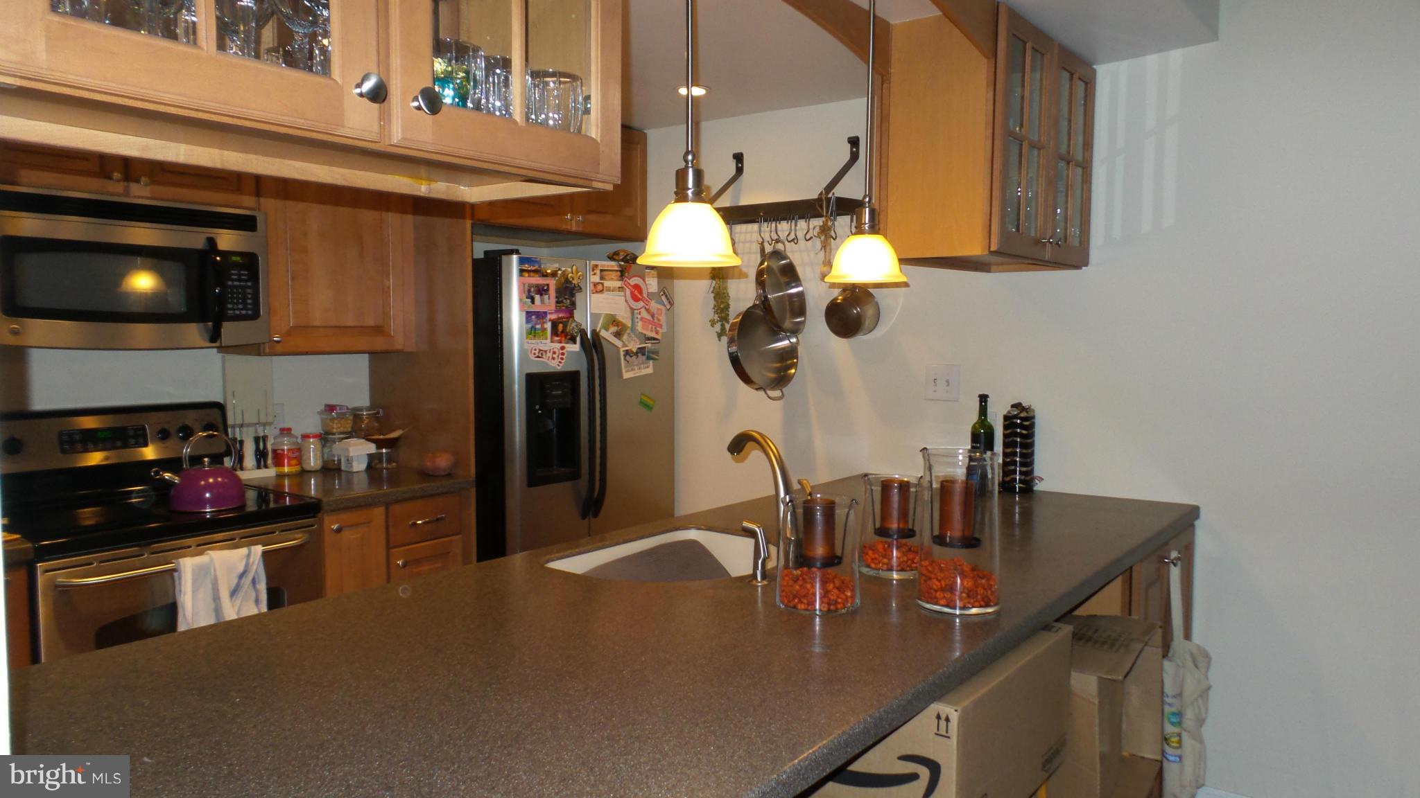 HENDERSON'S WHARF - Residential Lease