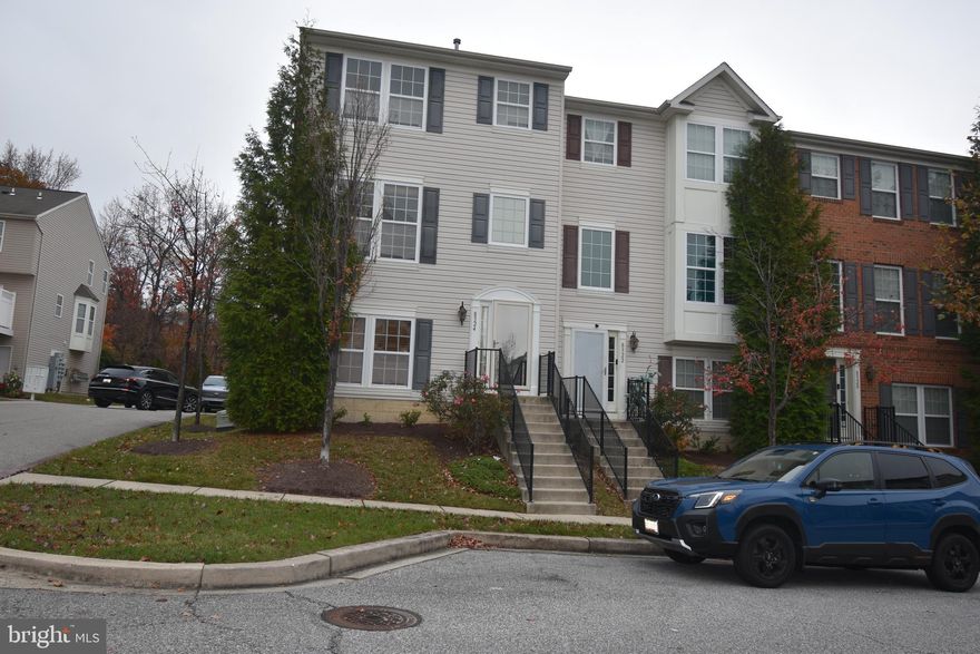 This Spacious 3-Level End-of-Group Townhome with Modern Upgrades.
Welcome to this beautifully maintained 3-level end-unit townhouse featuring 3 bedrooms, 2.5 baths, and a 2-car attached garage. The inviting split-foyer design opens to a finished basement, perfect for a family room, home office, or entertainment space.
Enjoy cooking in the custom kitchen with rich wood cabinetry, a large center island, granite countertops, and stainless steel appliances. The primary suite offers a luxurious retreat with walk-in closets and a spa-style bathroom complete with a soaking tub and double-sink vanity.
Located just 5 minutes from I-95 and Route 295, this home offers convenient access to major highways, shopping, dining, and more — the perfect blend of comfort and location!