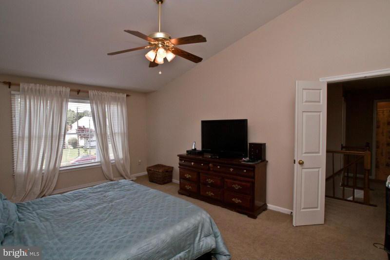 LEE MANOR - Residential