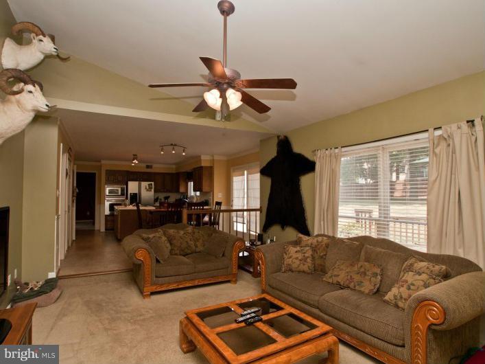 LEE MANOR - Residential