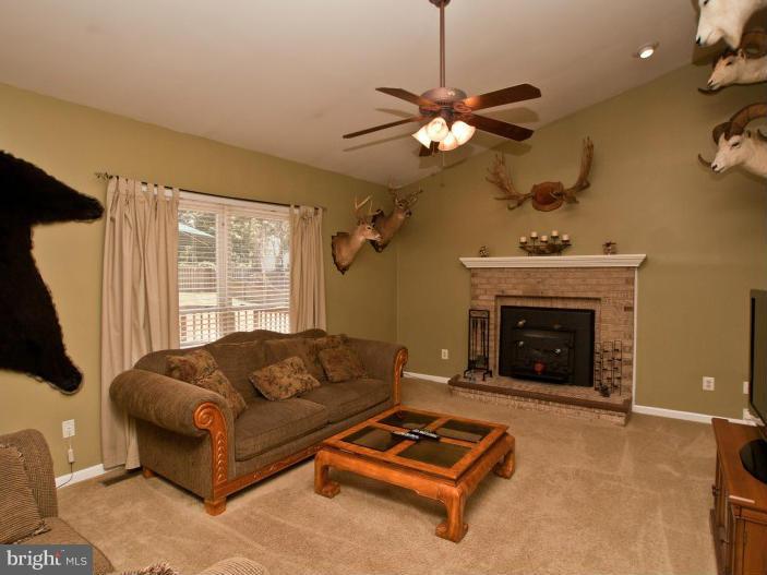 LEE MANOR - Residential