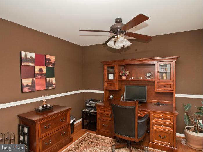 LEE MANOR - Residential