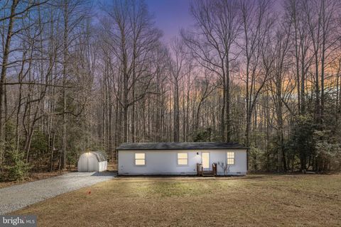 Photo of 7309 Red Feather Lane, SPOTSYLVANIA, VA 22551 (MLS # VASP2039762)