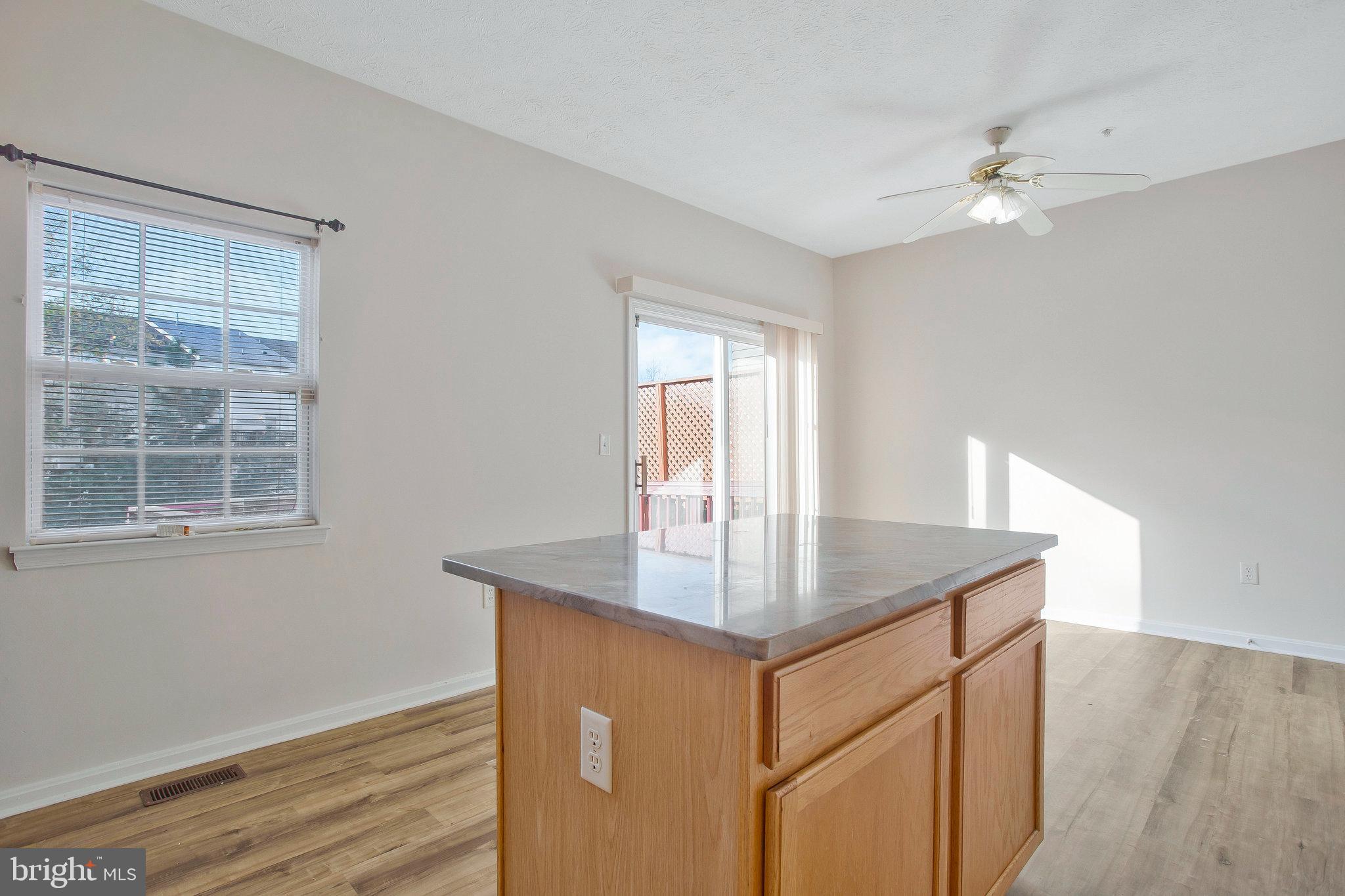 VISTA GARDENS PLAT 1> - Residential Lease