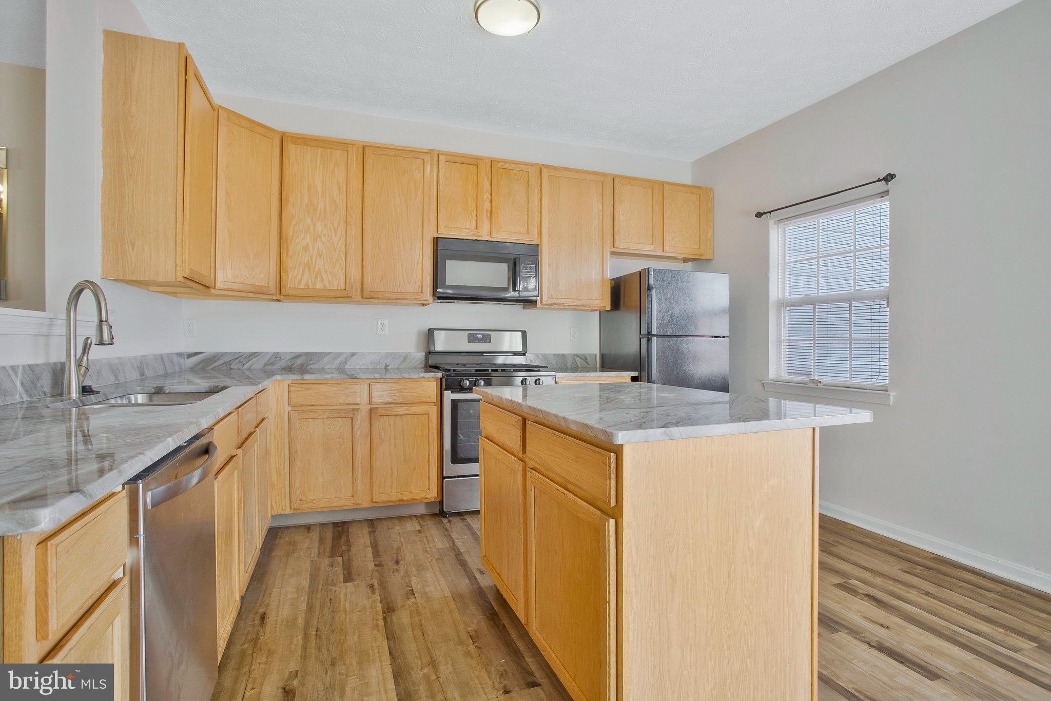 VISTA GARDENS PLAT 1> - Residential Lease