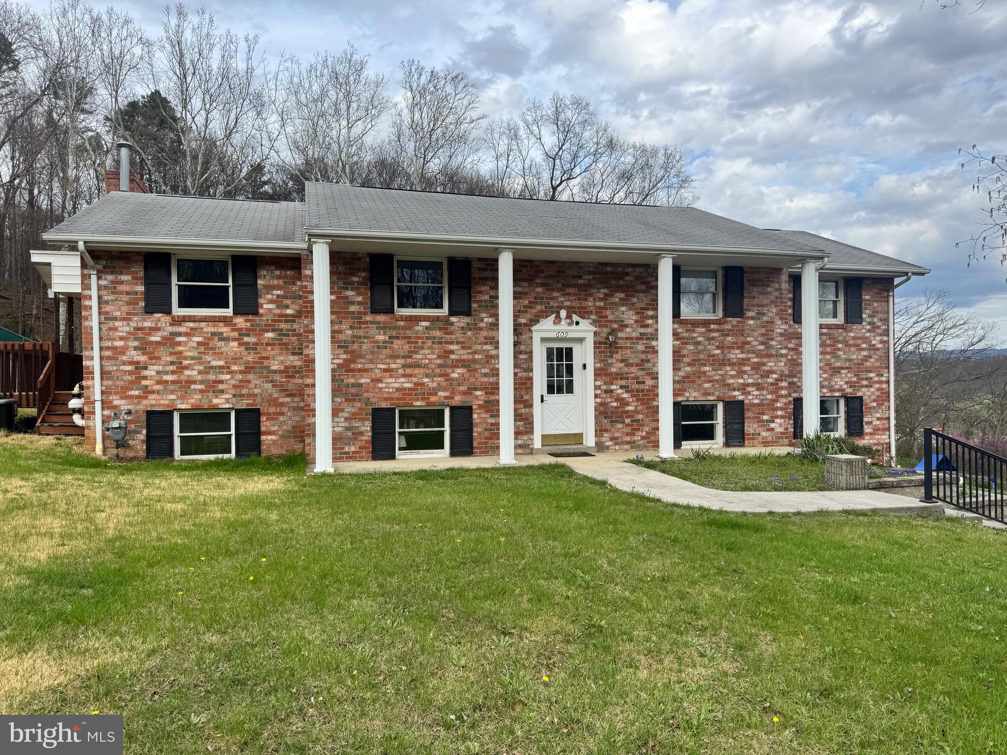 BOTANY WOODS - Residential