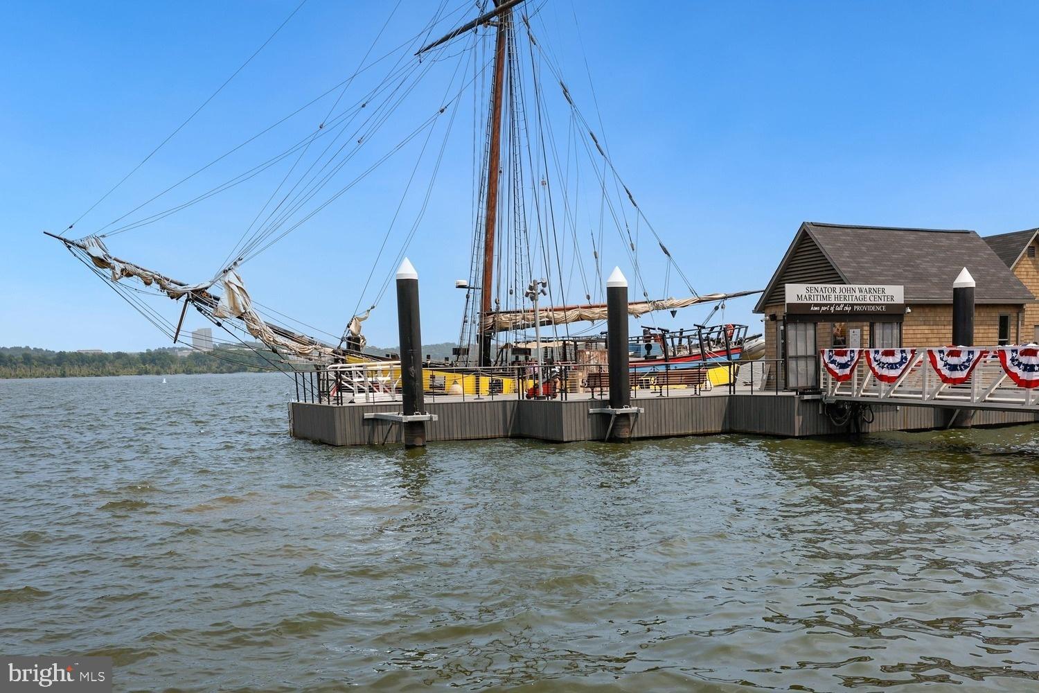 OLD TOWN ALEXANDRIA - Residential