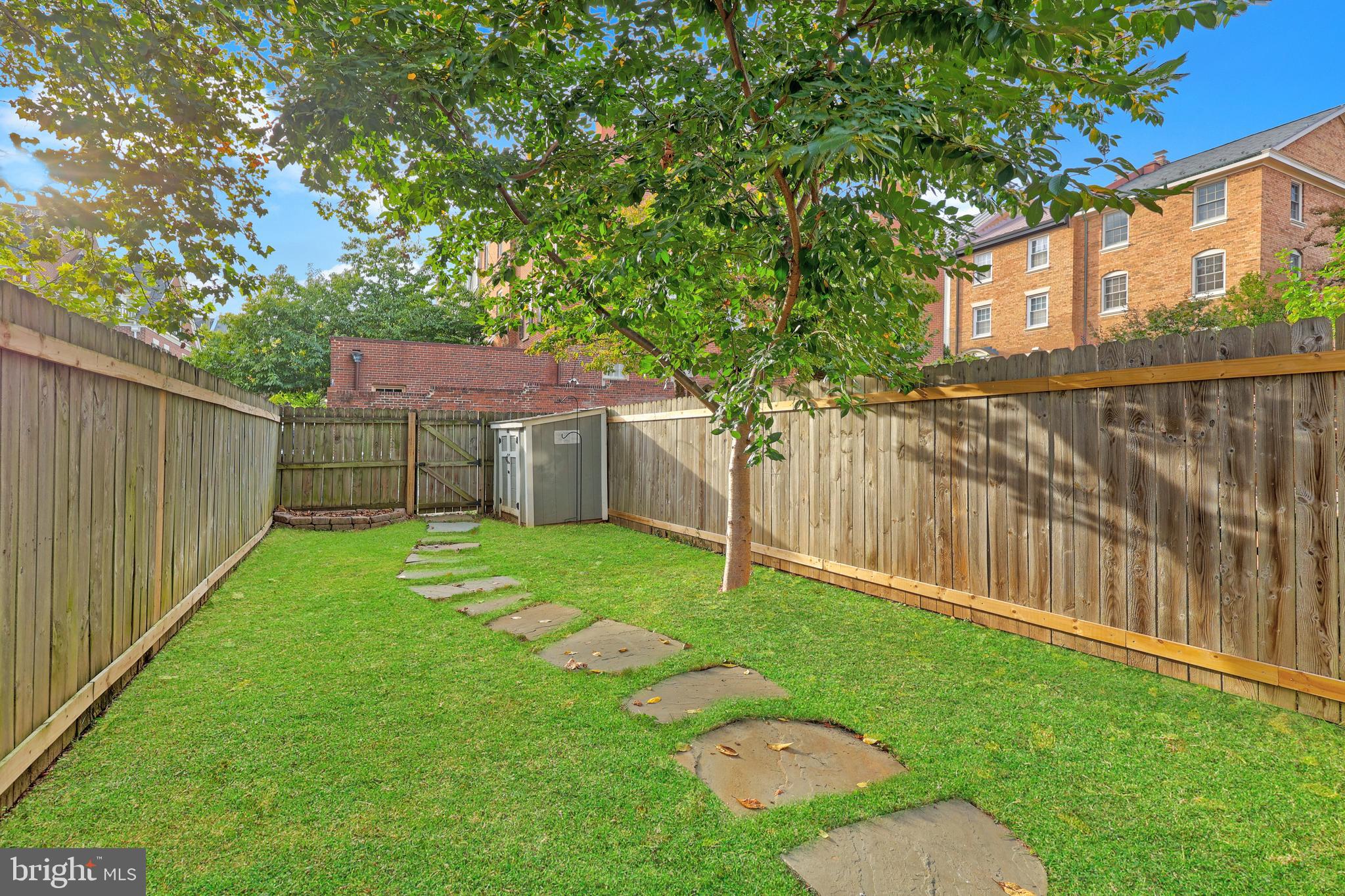 OLD TOWN ALEXANDRIA - Residential