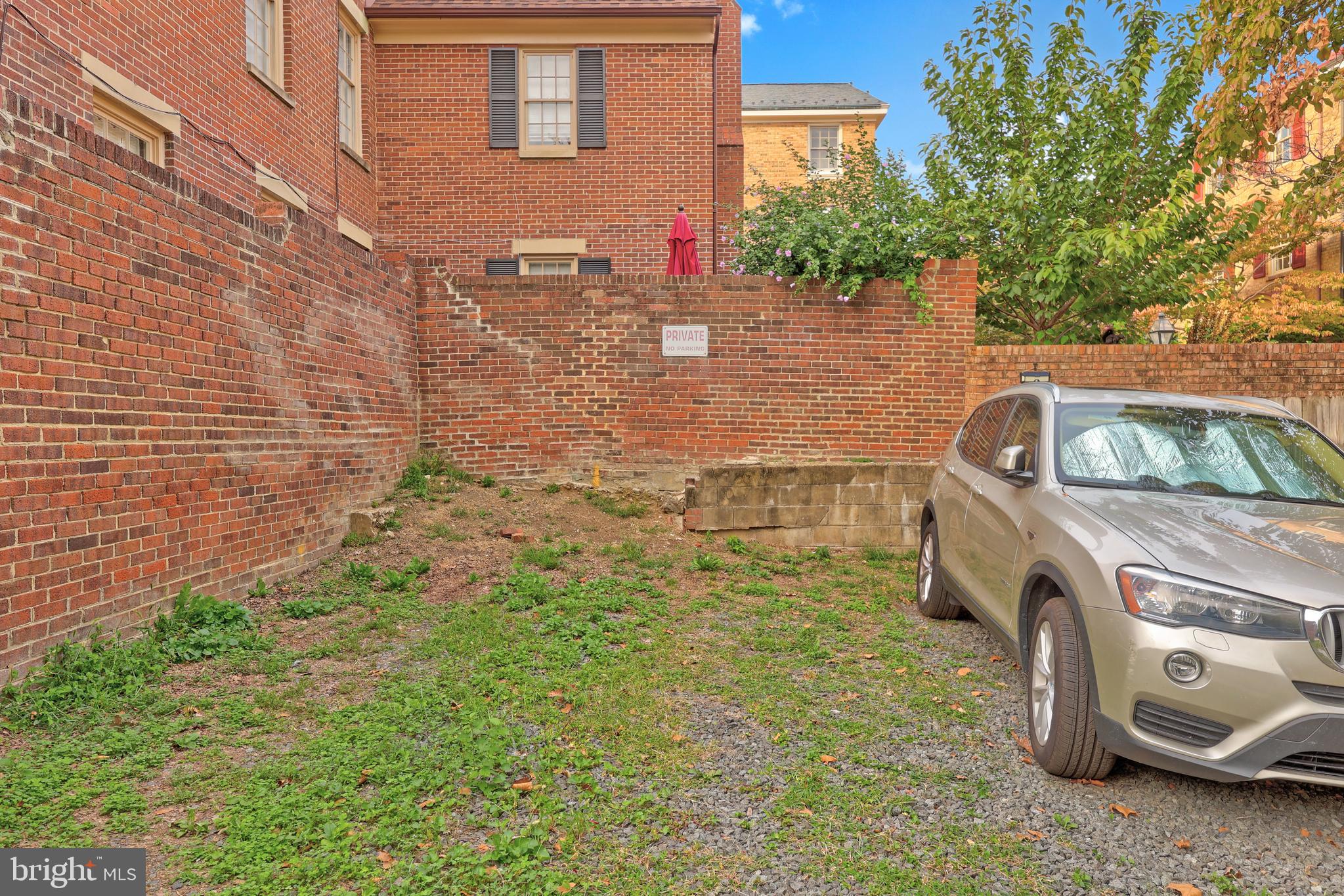 OLD TOWN ALEXANDRIA - Residential