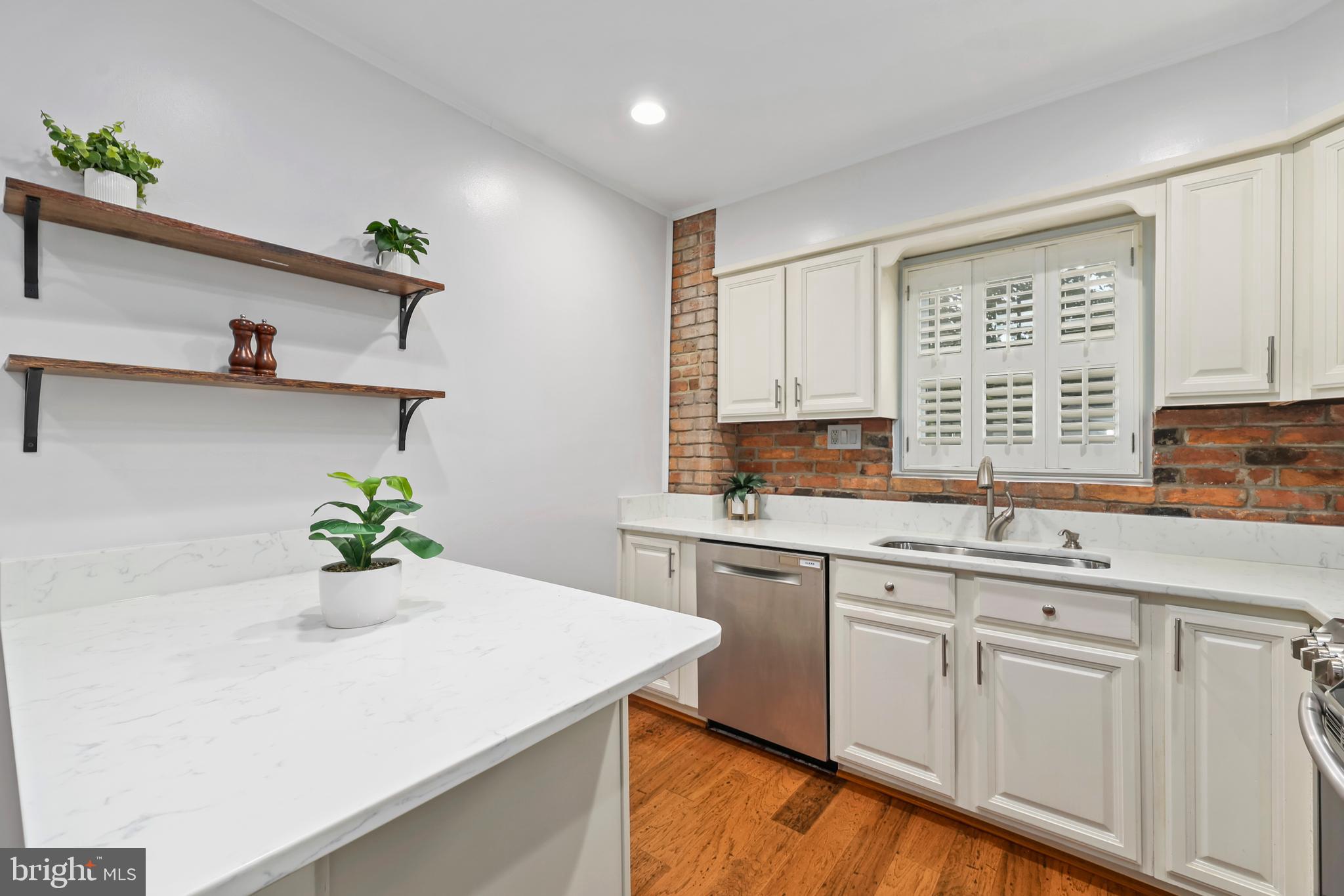 OLD TOWN ALEXANDRIA - Residential