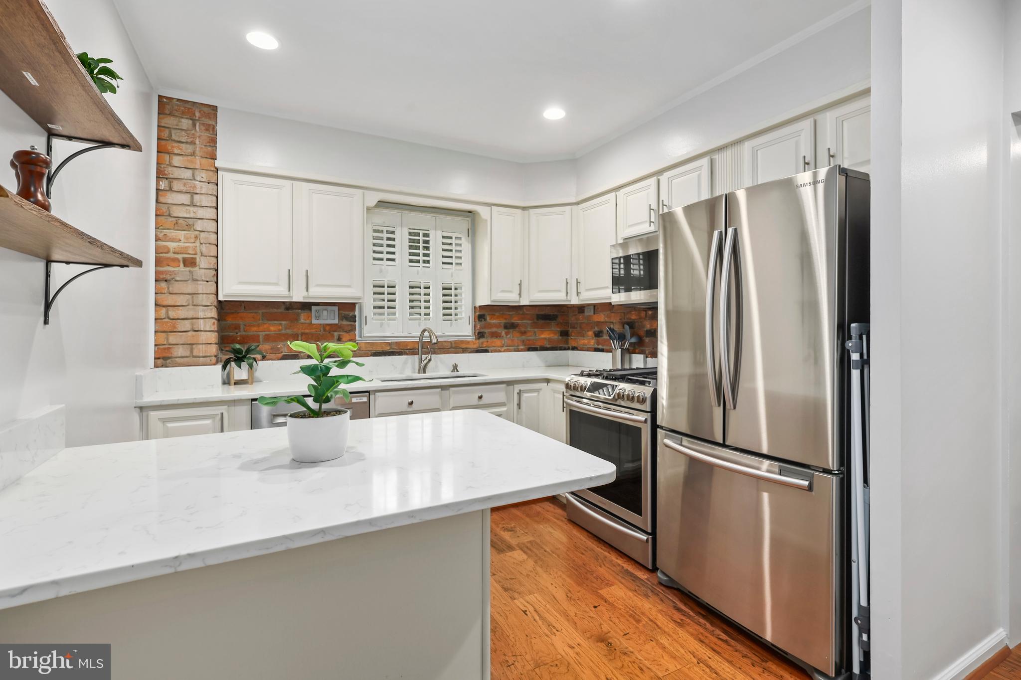 OLD TOWN ALEXANDRIA - Residential