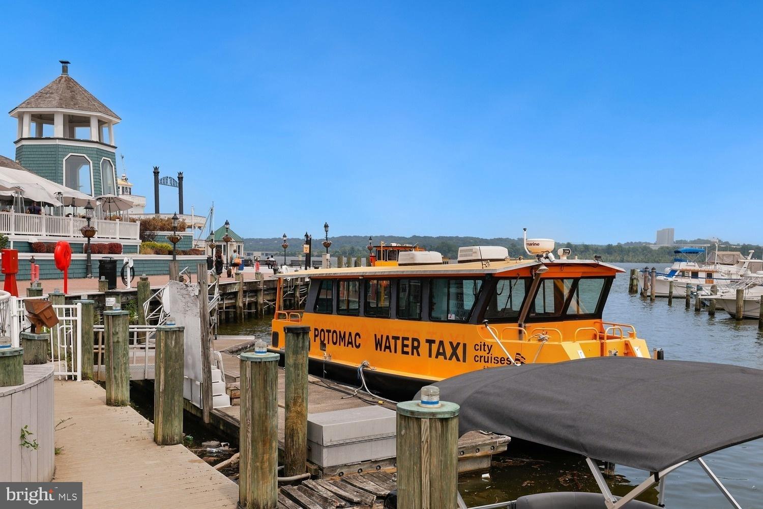 OLD TOWN ALEXANDRIA - Residential