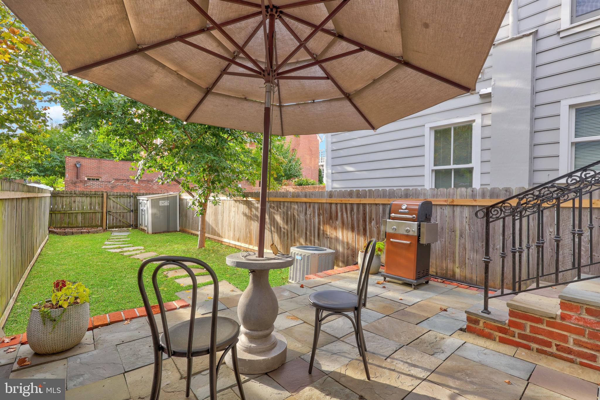 OLD TOWN ALEXANDRIA - Residential