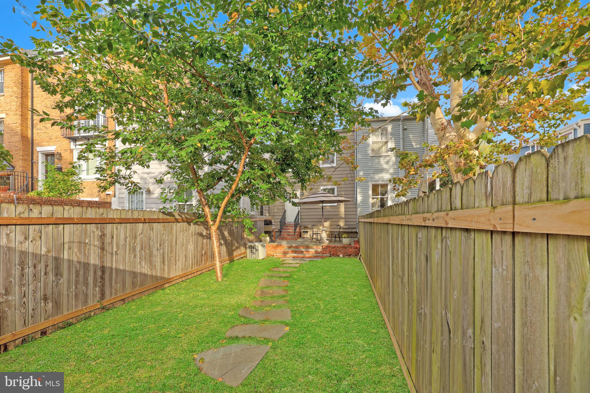 OLD TOWN ALEXANDRIA - Residential