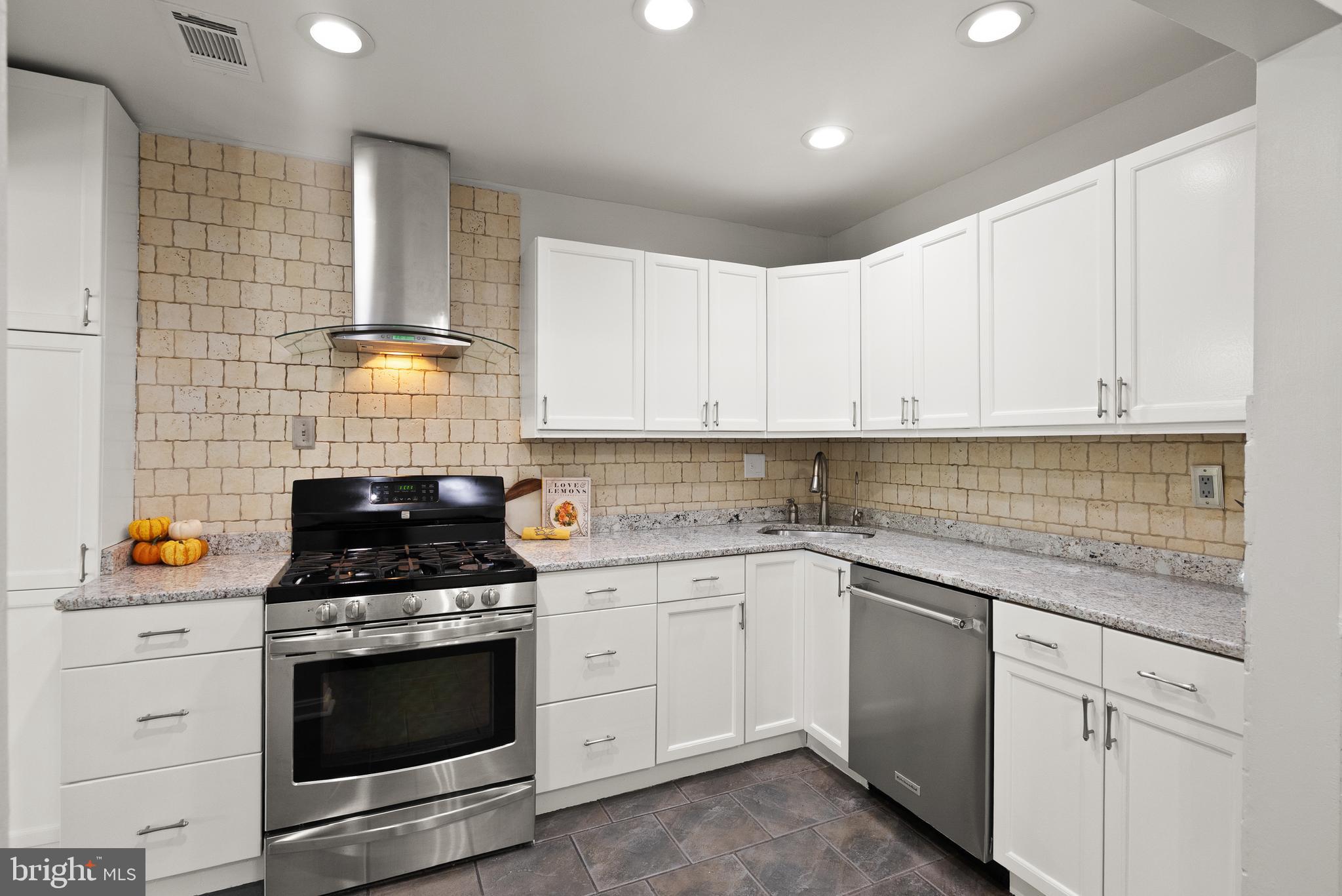 BROOKFIELD - Residential