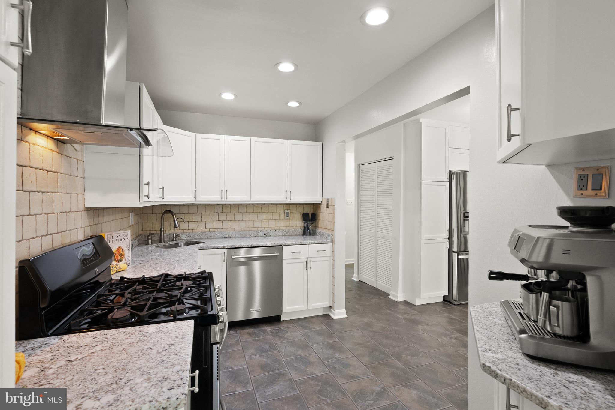 BROOKFIELD - Residential