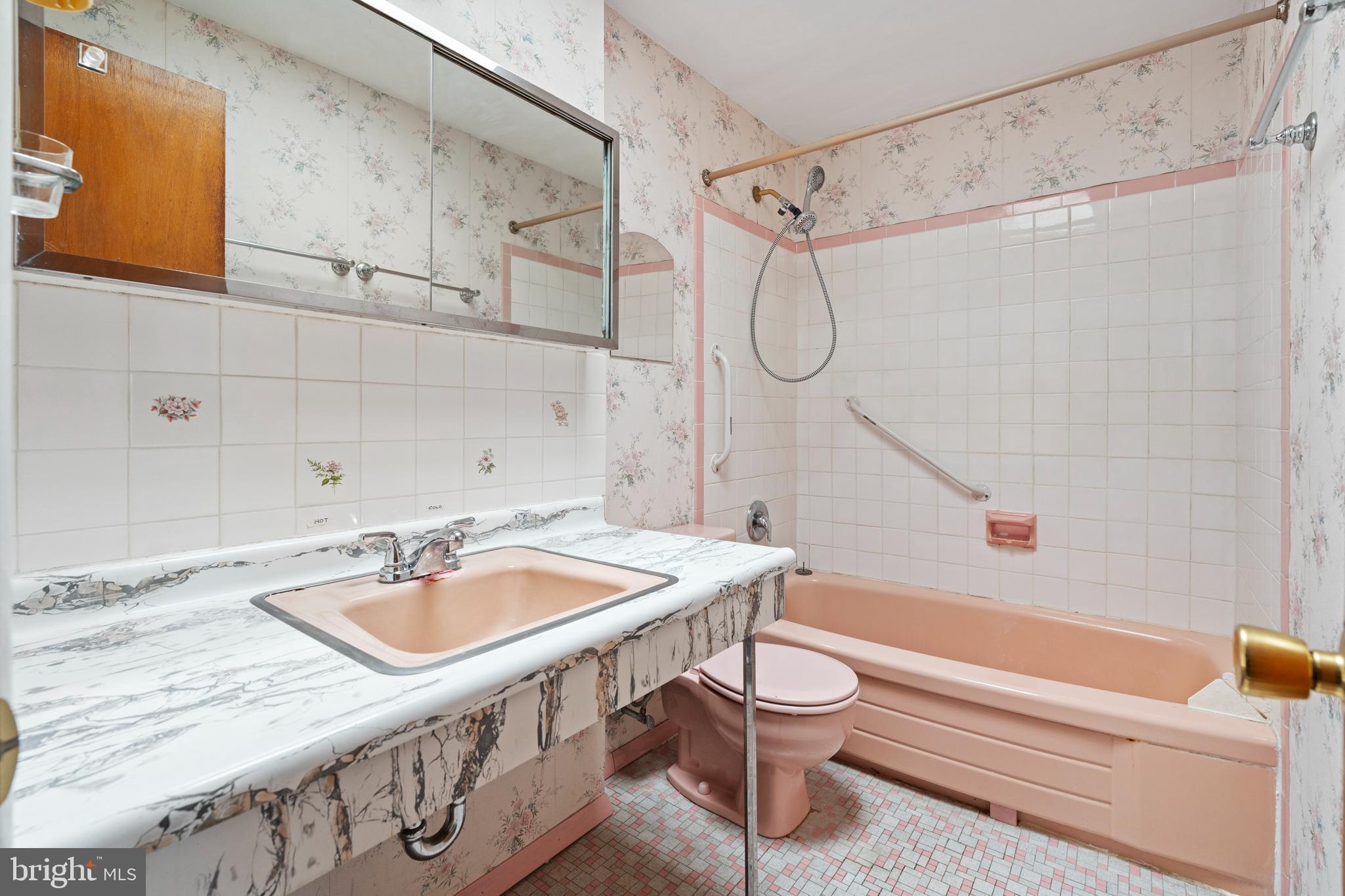 PHILADELPHIA (NORTHEAST) - Residential