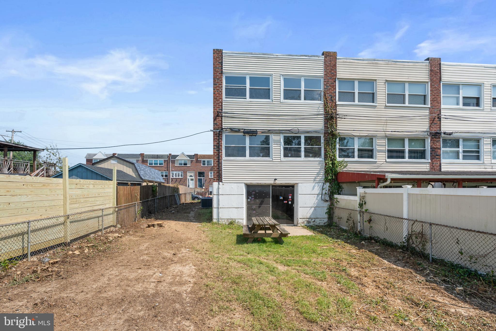 PHILADELPHIA (NORTHEAST) - Residential