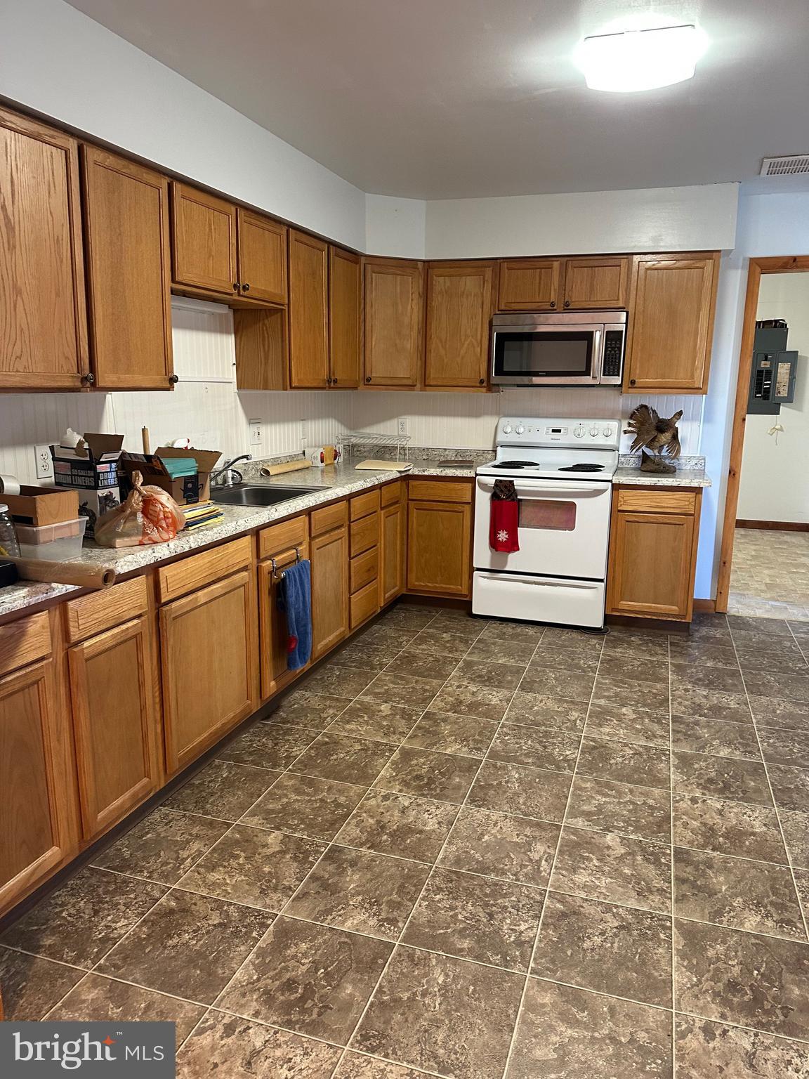 LITTLE BRITAIN - Residential