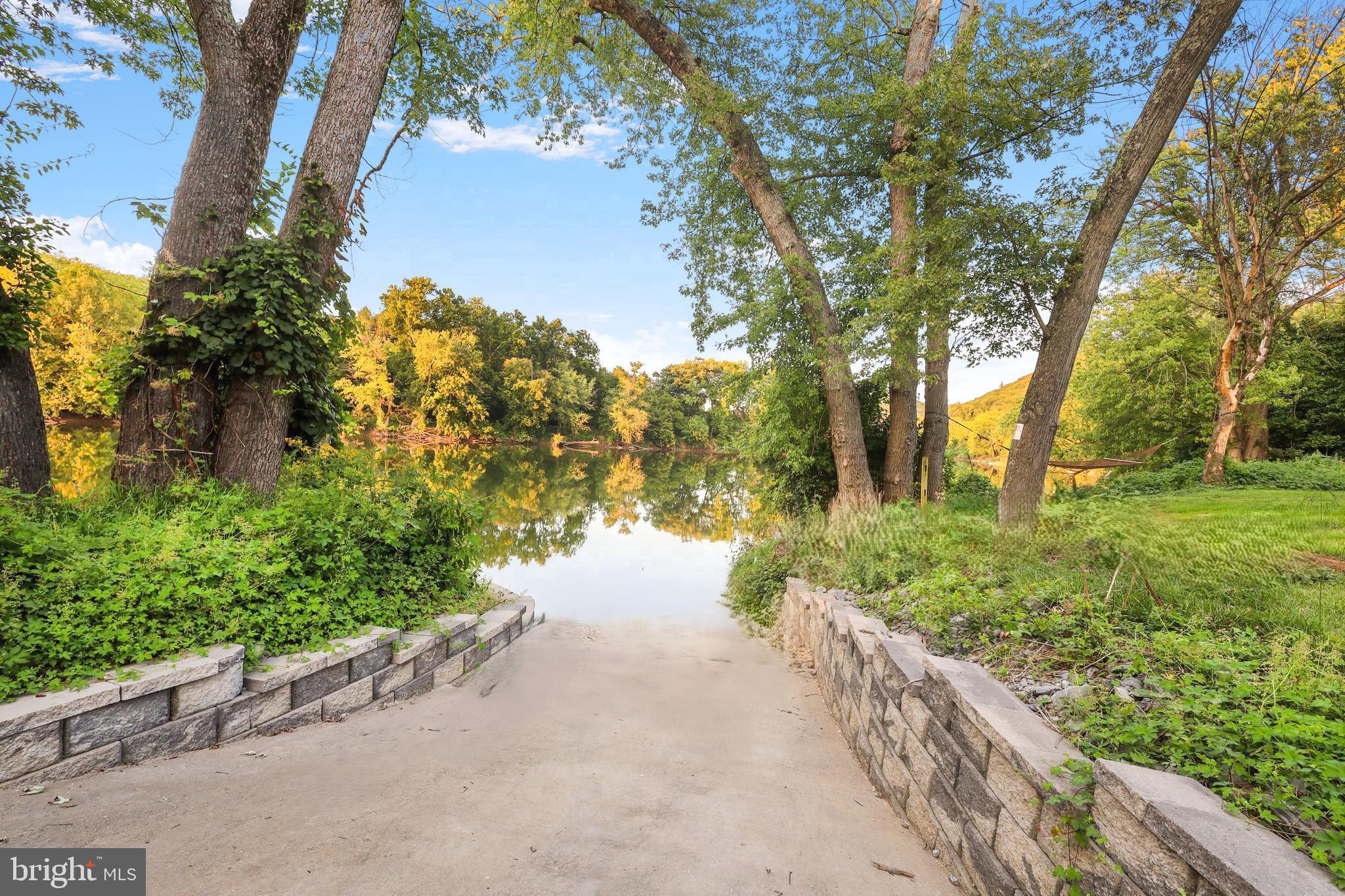 Lot 8-10 HOWELLSVILLE RD