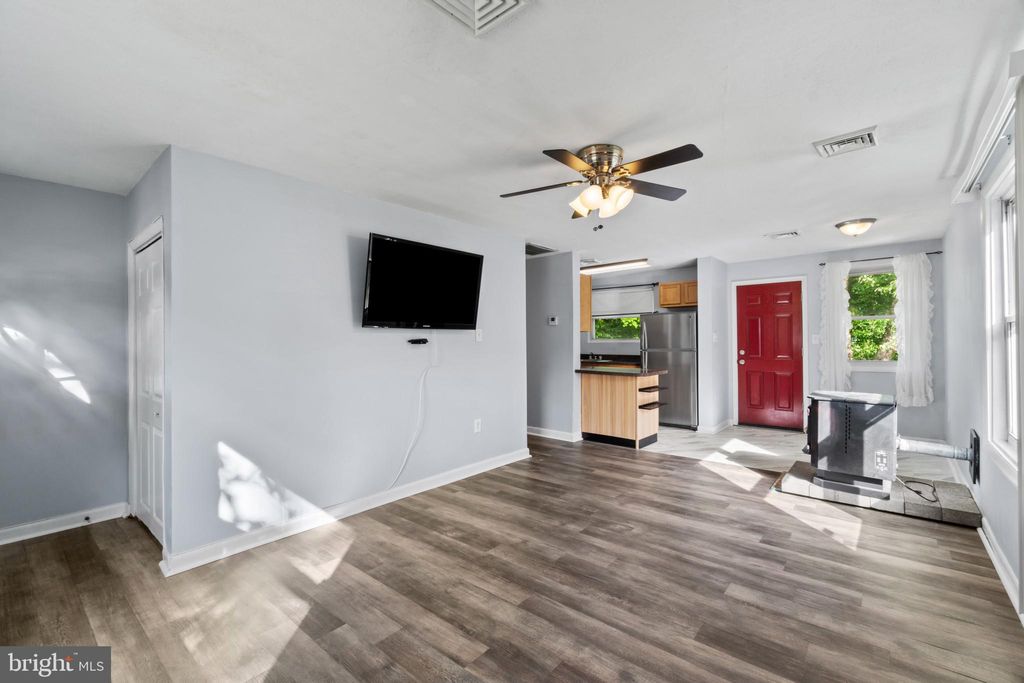 Photo of 1924 Norwich Road, GLEN BURNIE, MD 21061 (MLS # MDAA2145324)