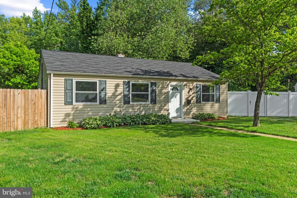 Photo of 1924 Norwich Road, GLEN BURNIE, MD 21061 (MLS # MDAA2145324)